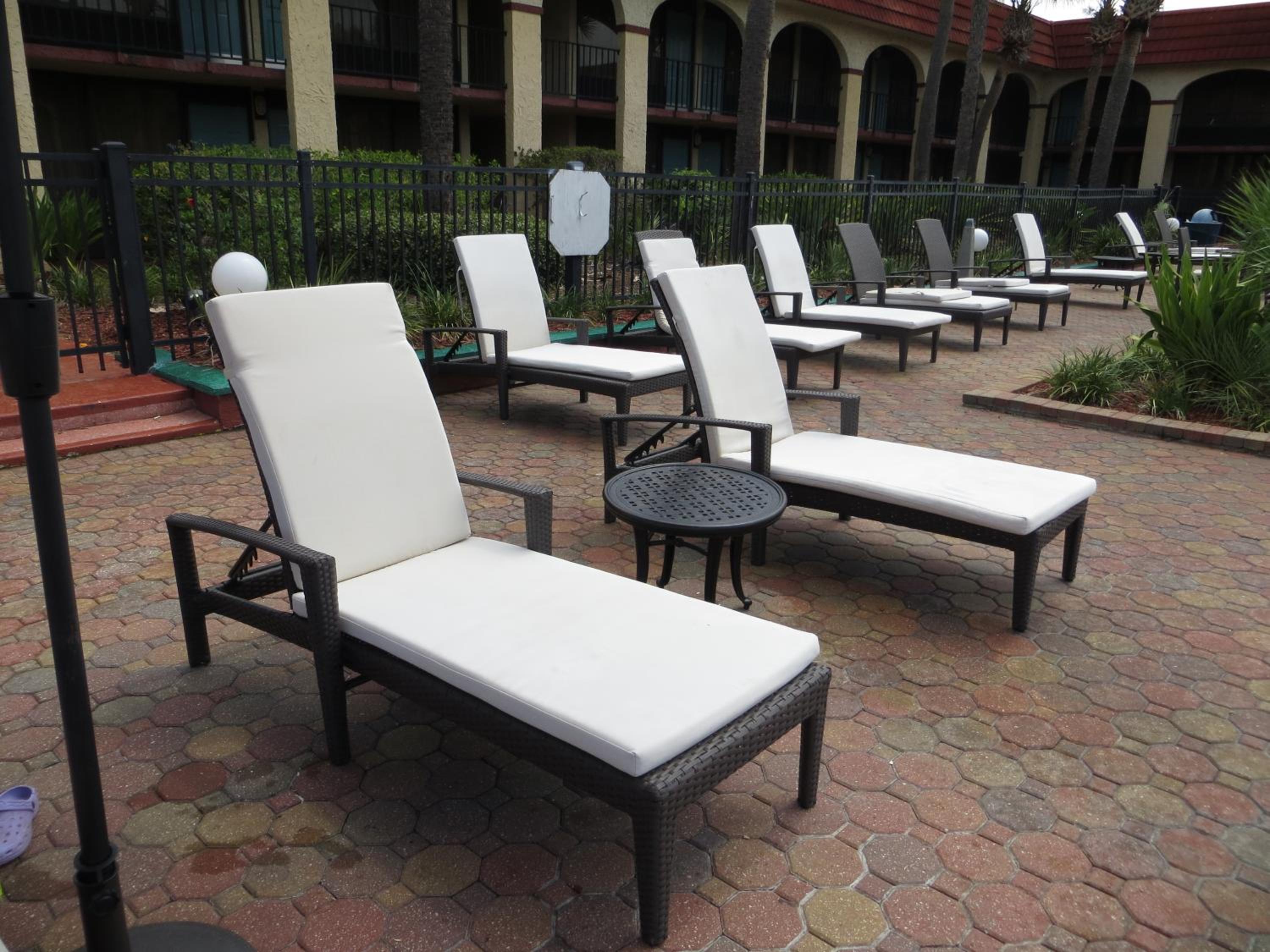 Maingate Lakeside Resort