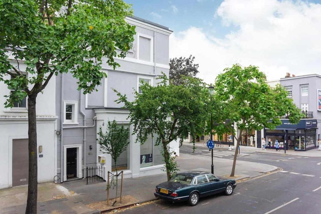 Spectacular flat located in prime Notting Hill