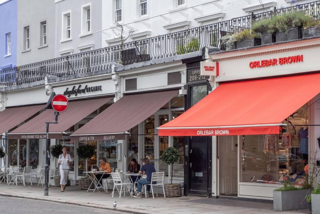 Spectacular flat located in prime Notting Hill