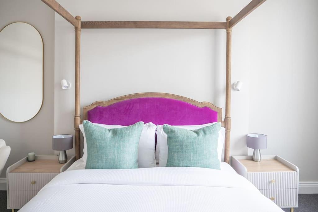 Spectacular flat located in prime Notting Hill