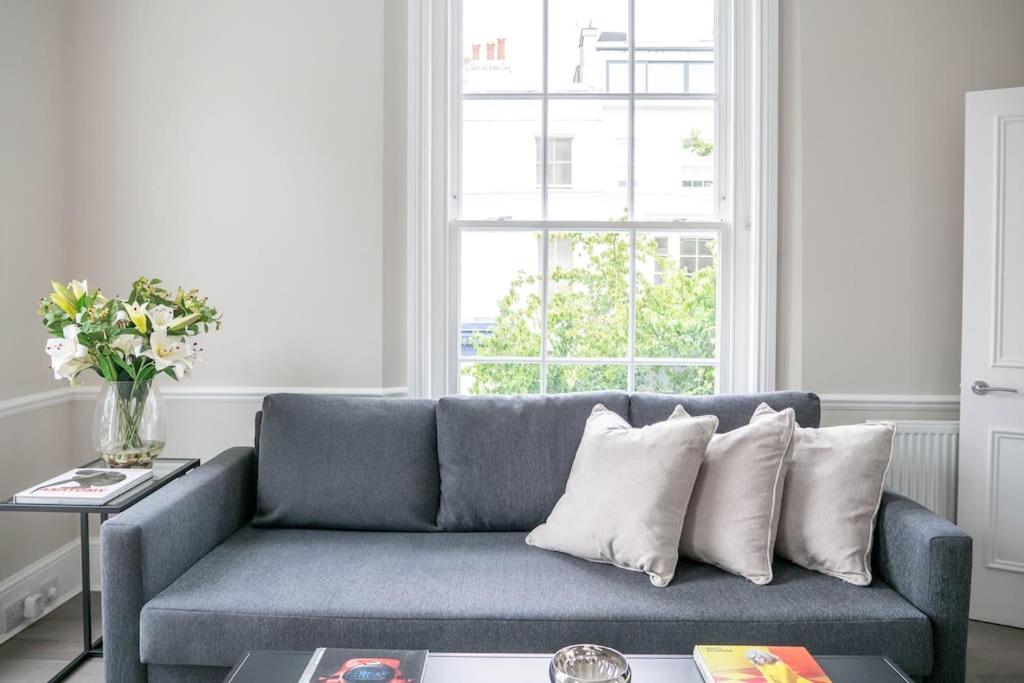 Spectacular flat located in prime Notting Hill