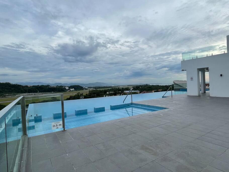 ARU SUITE Spacious Sea & Sunset View Home 10pax with Private Parking photo 8
