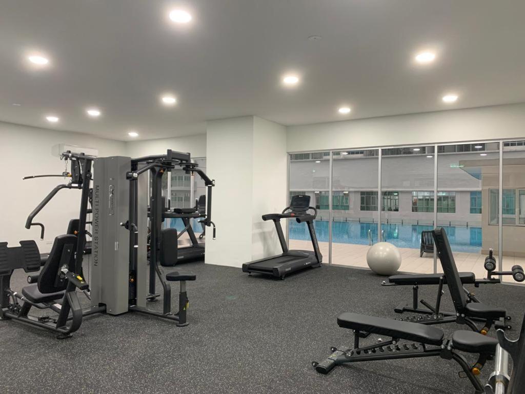 Corner KL Pool View RC Residence with High Internet Speed 500Mbps