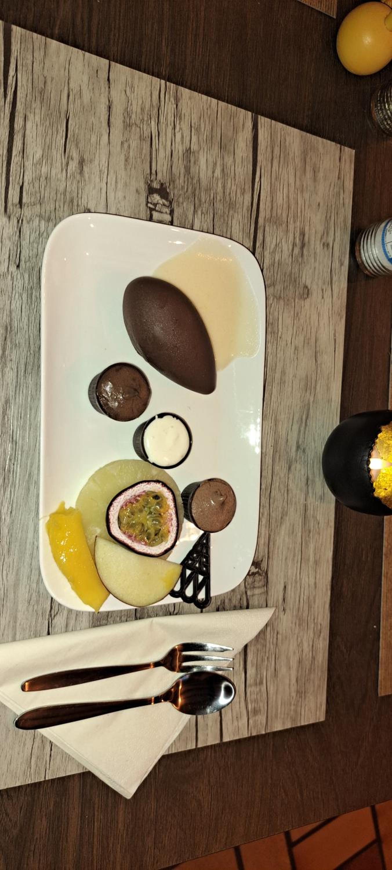 Auberge Chez Dikke Vriend, Chambres et taverne