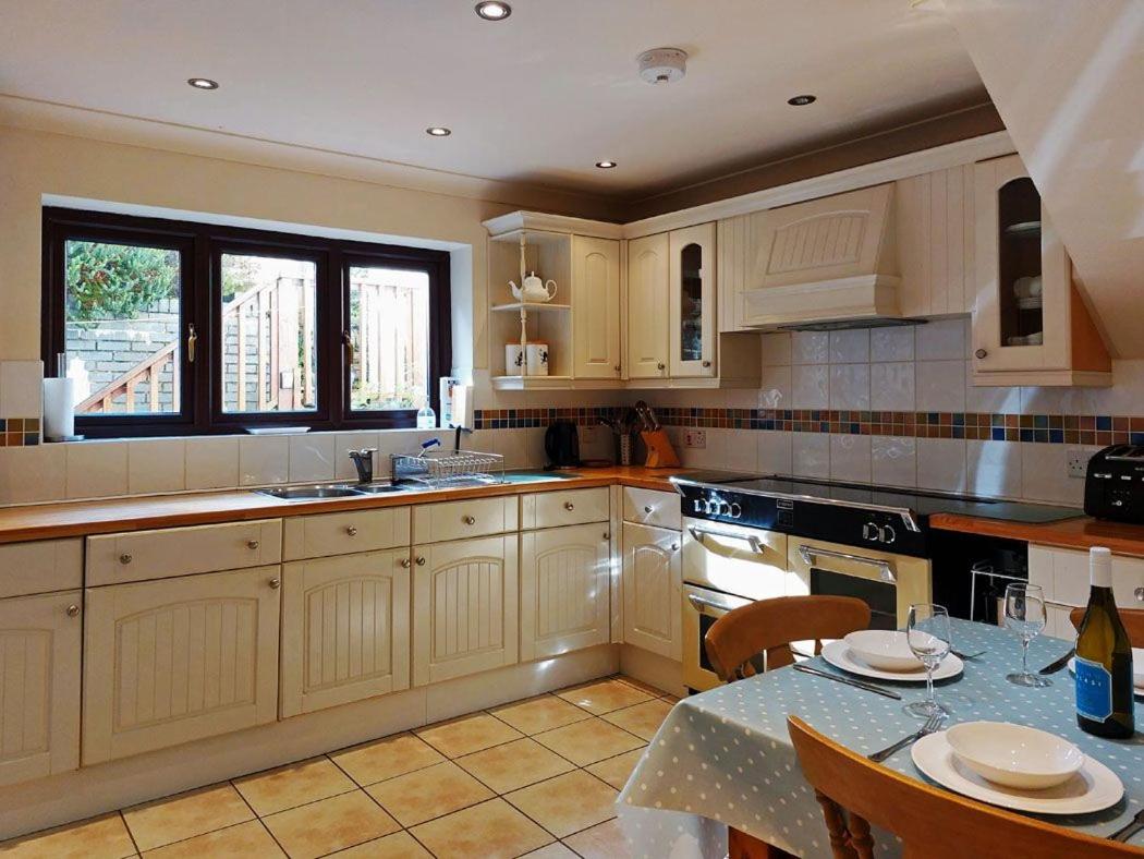 Caer Dderwen Oak Field family home in Dolgellau view 4