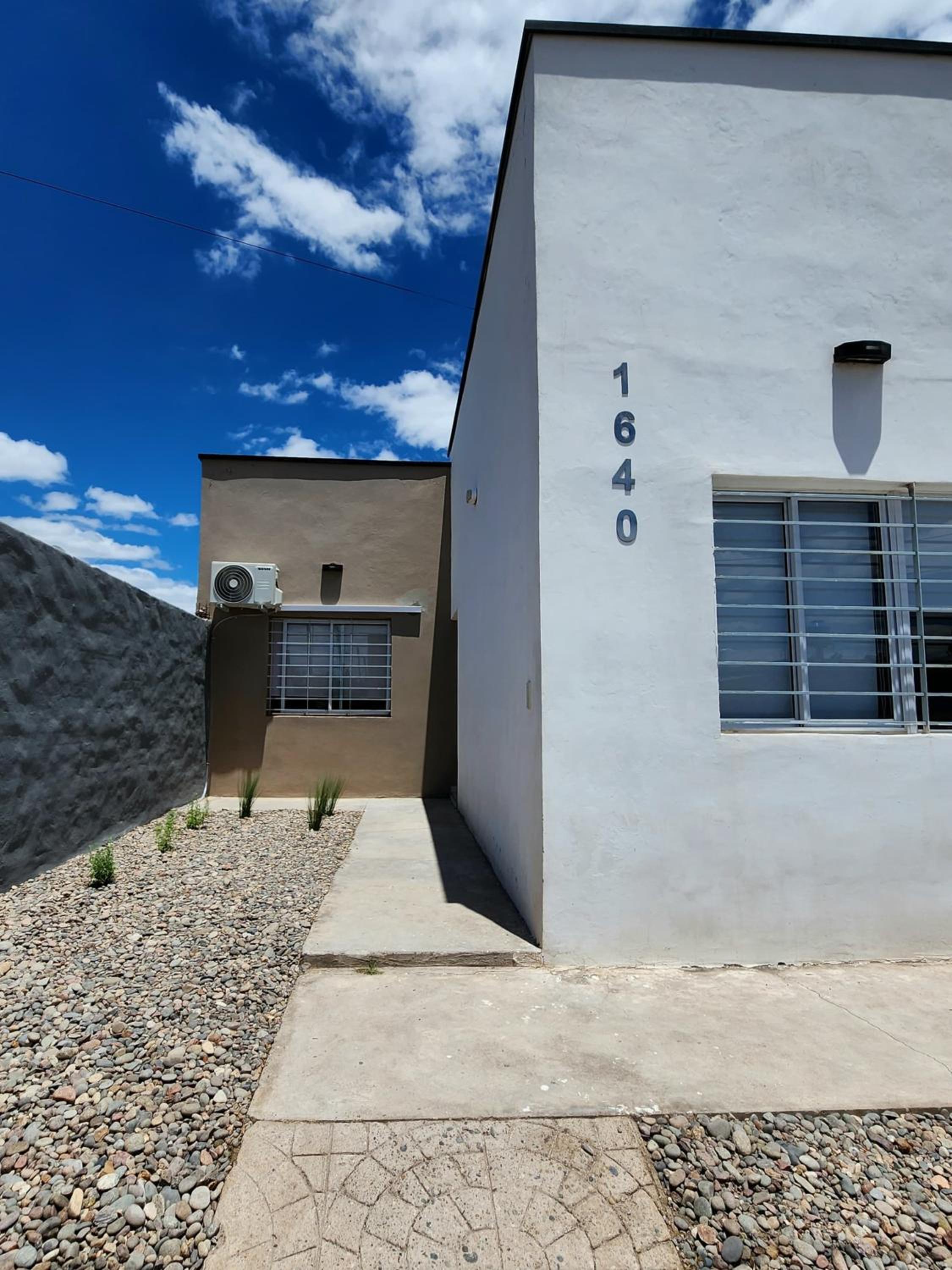 Tranquila y Moderna Casa Para 6 en San Rafael