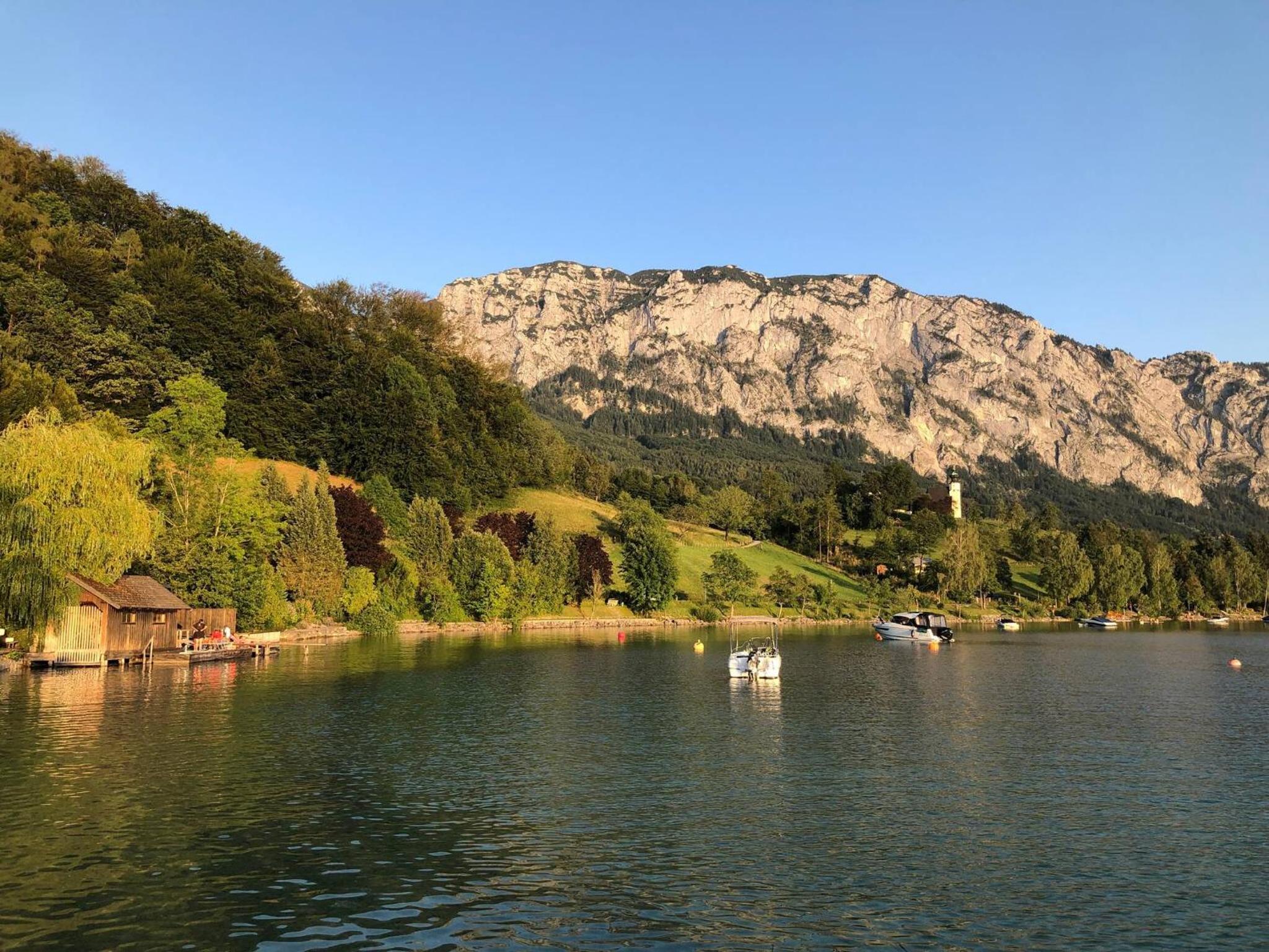 Apartment With Amazing Lake- and Mountain View