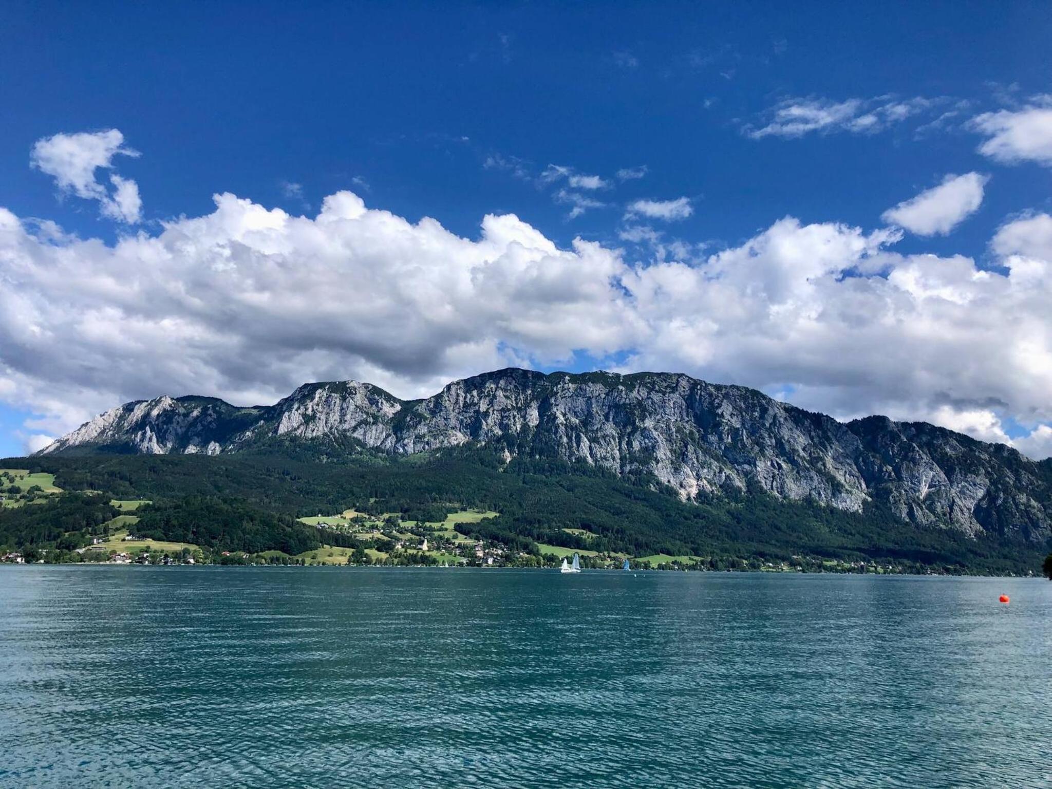 Apartment With Amazing Lake- and Mountain View