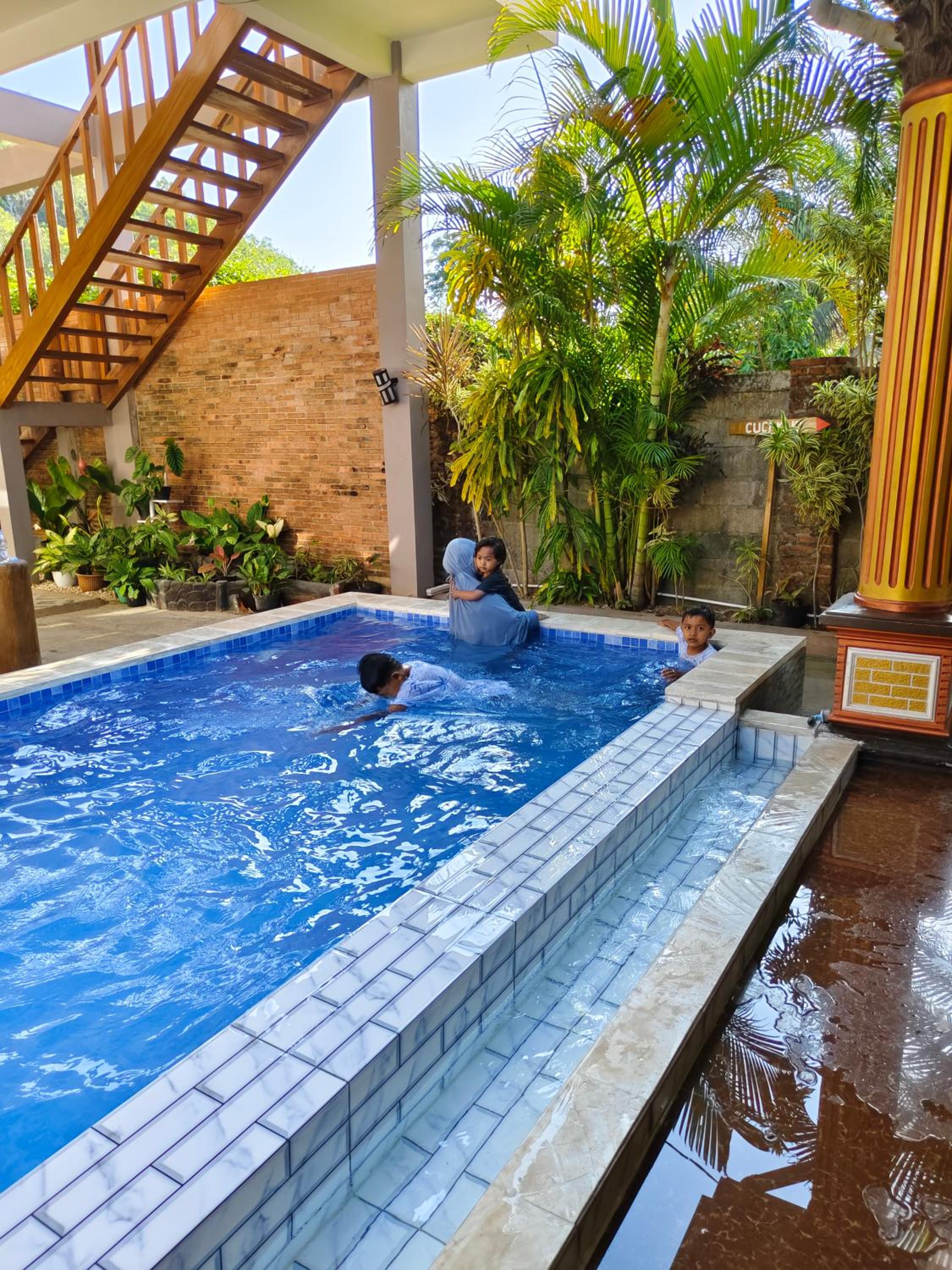 Arrys Watukarung Surfcamp, Kalak - 19