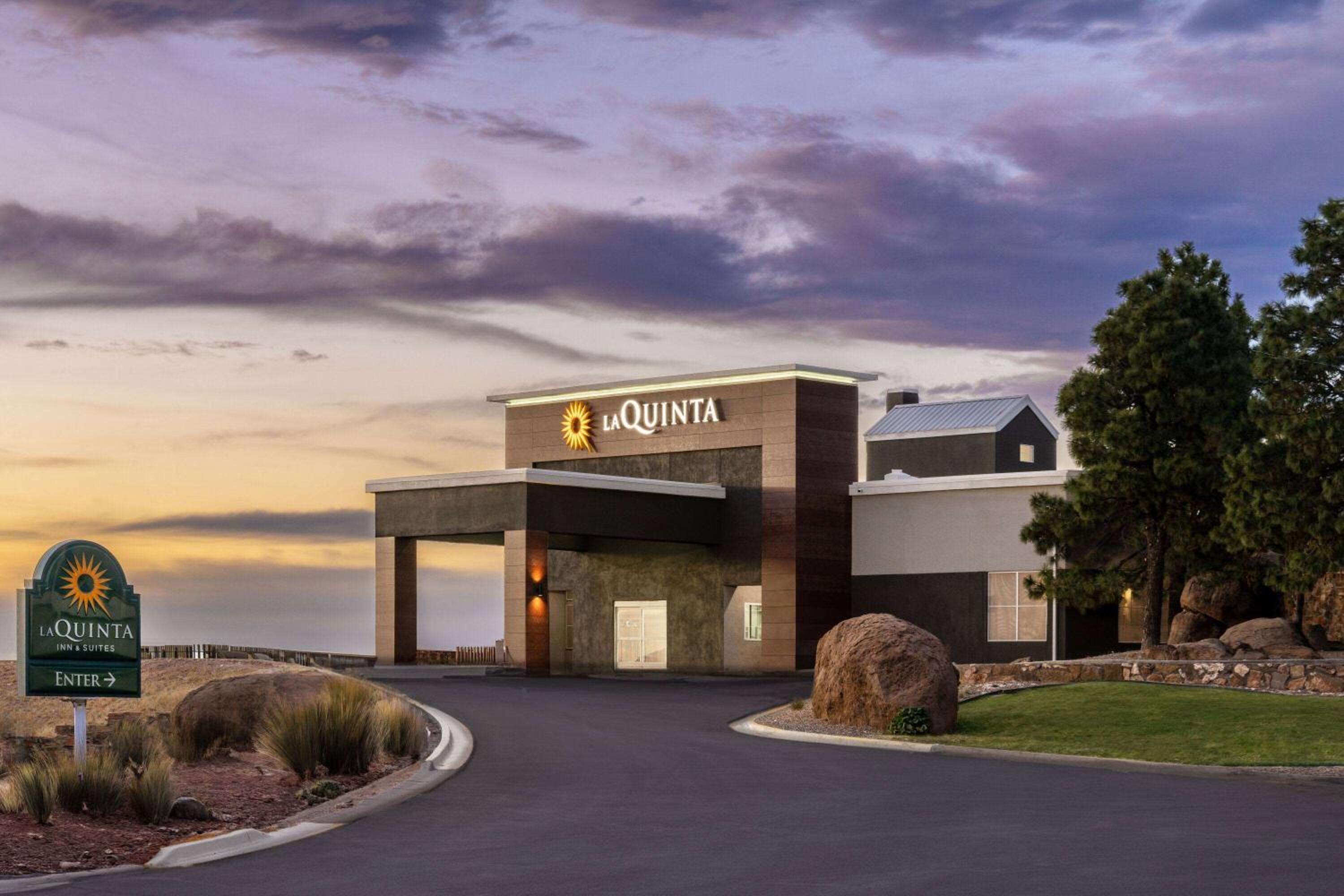 Santa Rosa Vacations - La Quinta by Wyndham Santa Rosa - Property Image 1