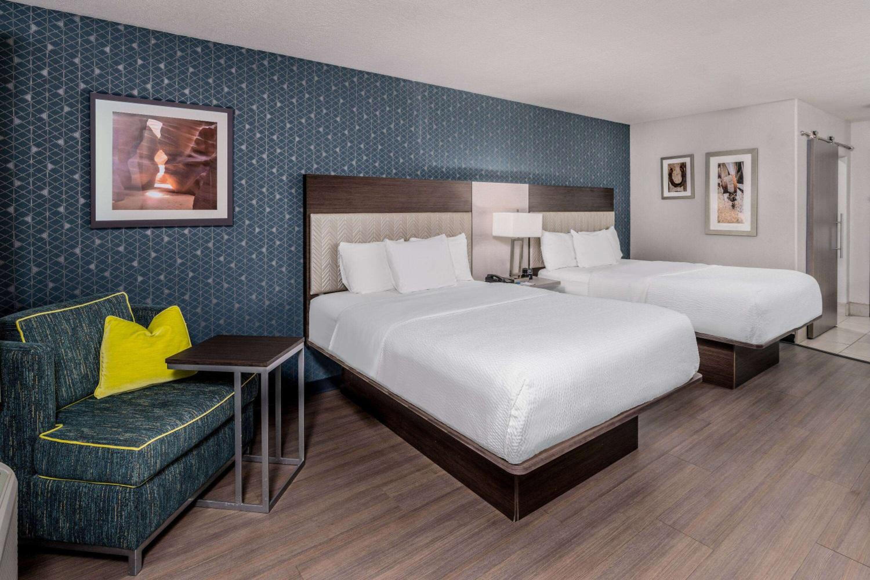 Santa Rosa Vacations - La Quinta by Wyndham Santa Rosa - Property Image 2