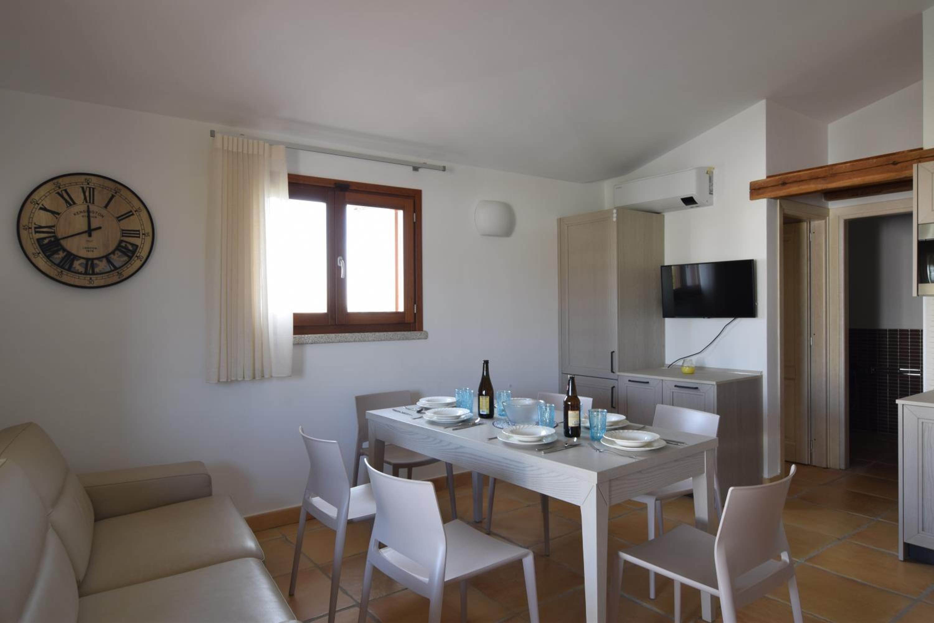 Luisa Apartment In Budoni, Shared Pool