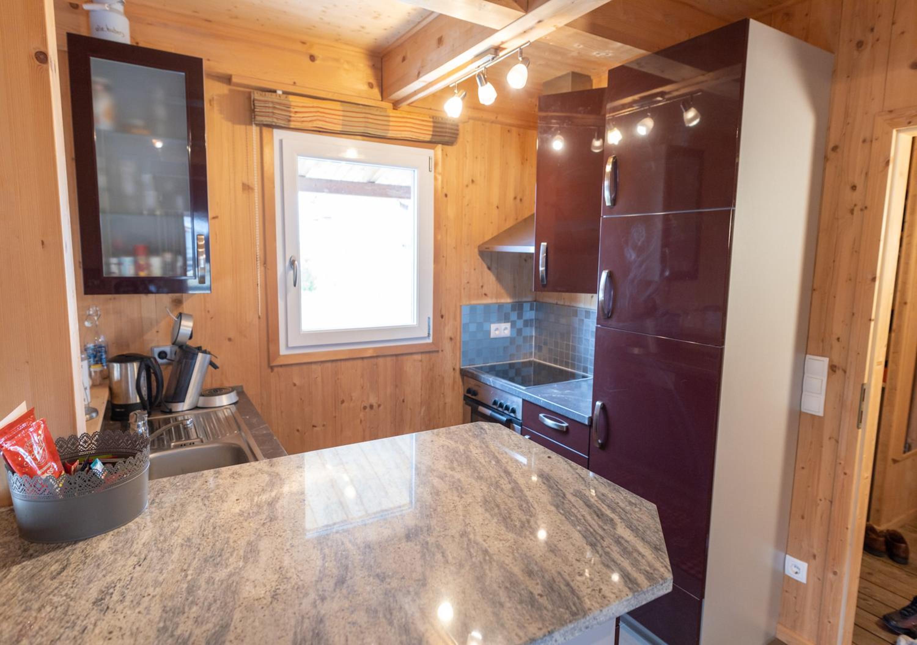 1A Chalet '4 Jahreszeiten' Ski fahren und Jacuzzi mit Aussicht!