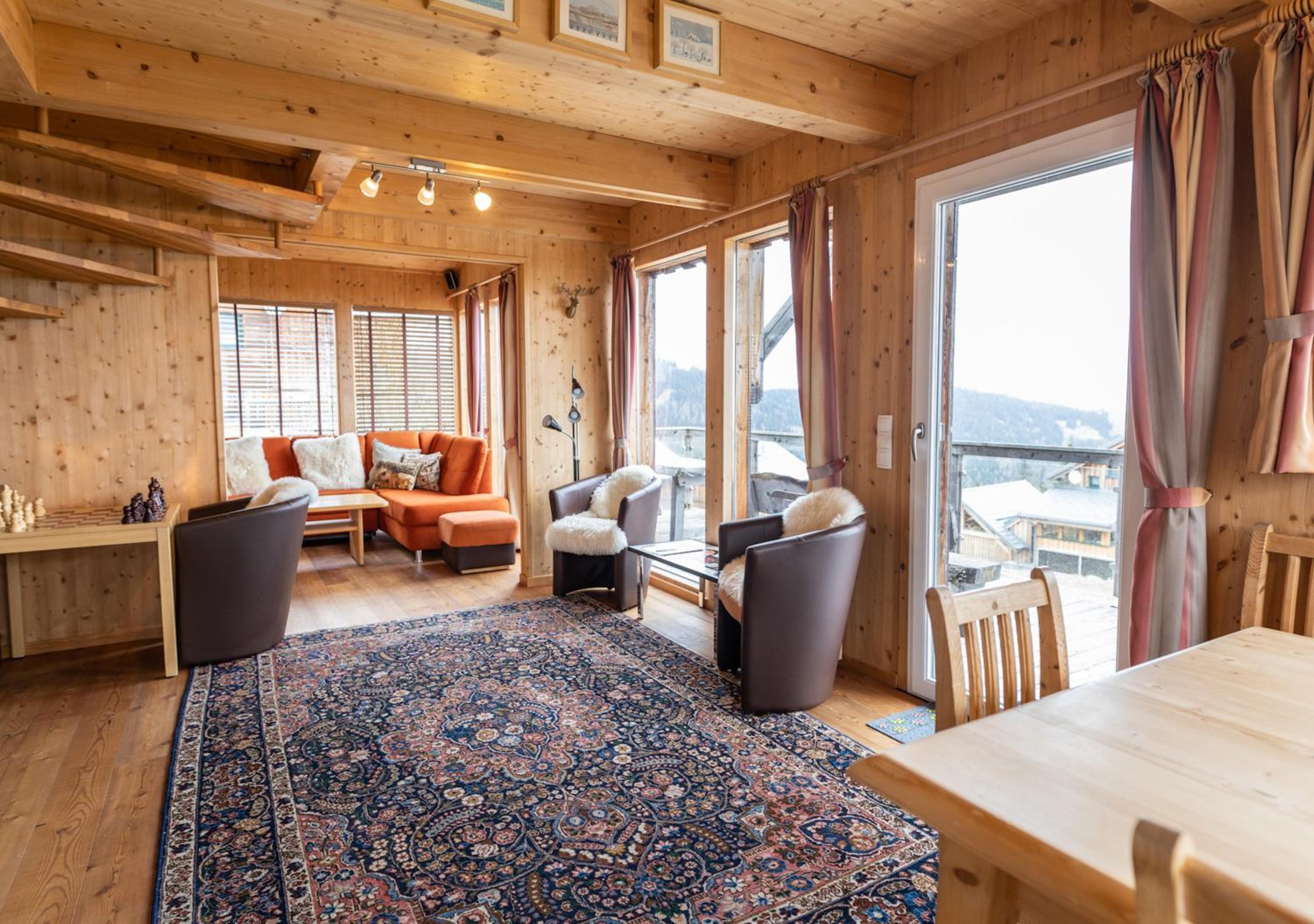 1A Chalet '4 Jahreszeiten' Ski fahren und Jacuzzi mit Aussicht!