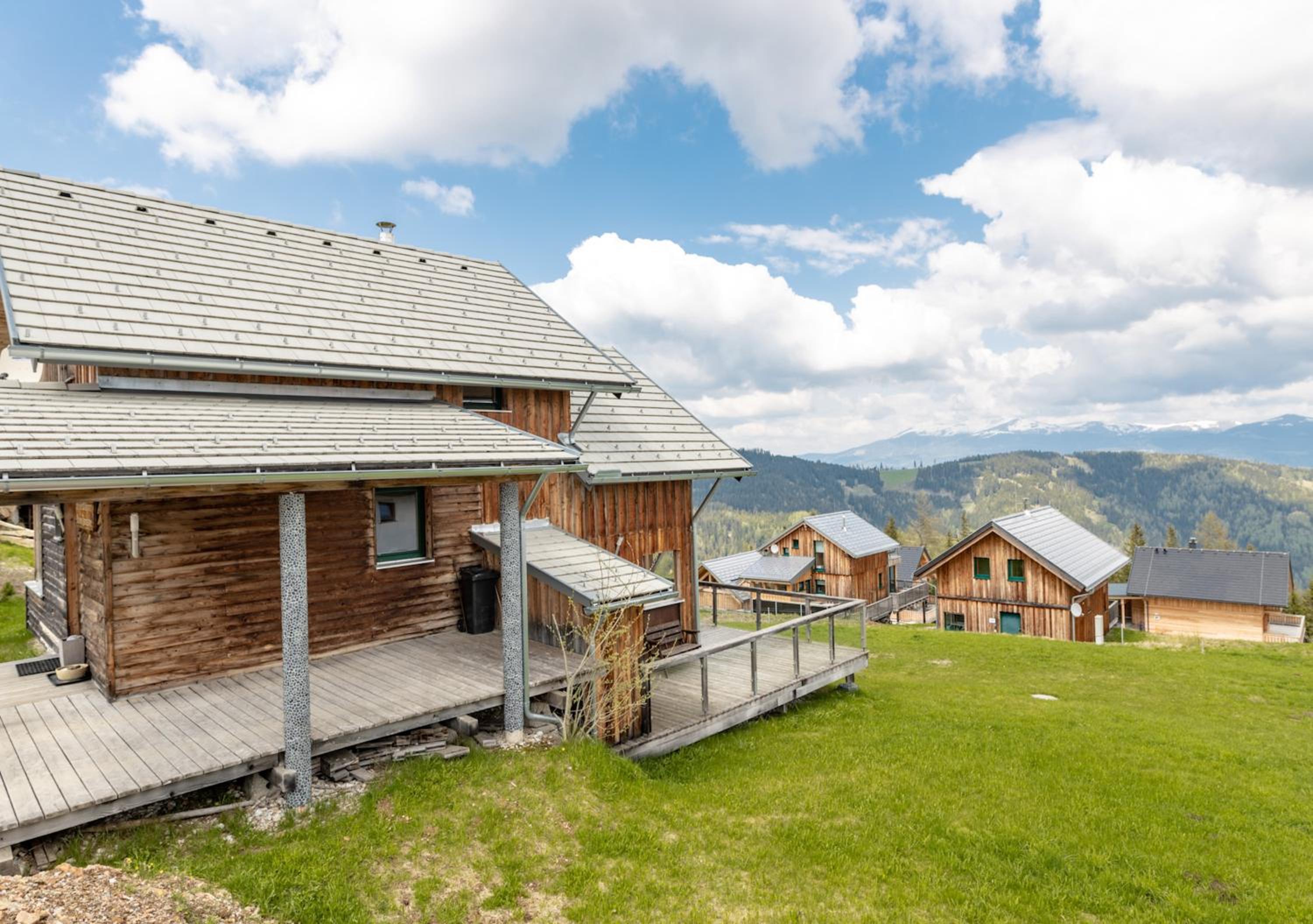 1A Chalet '4 Jahreszeiten' Ski fahren und Jacuzzi mit Aussicht!