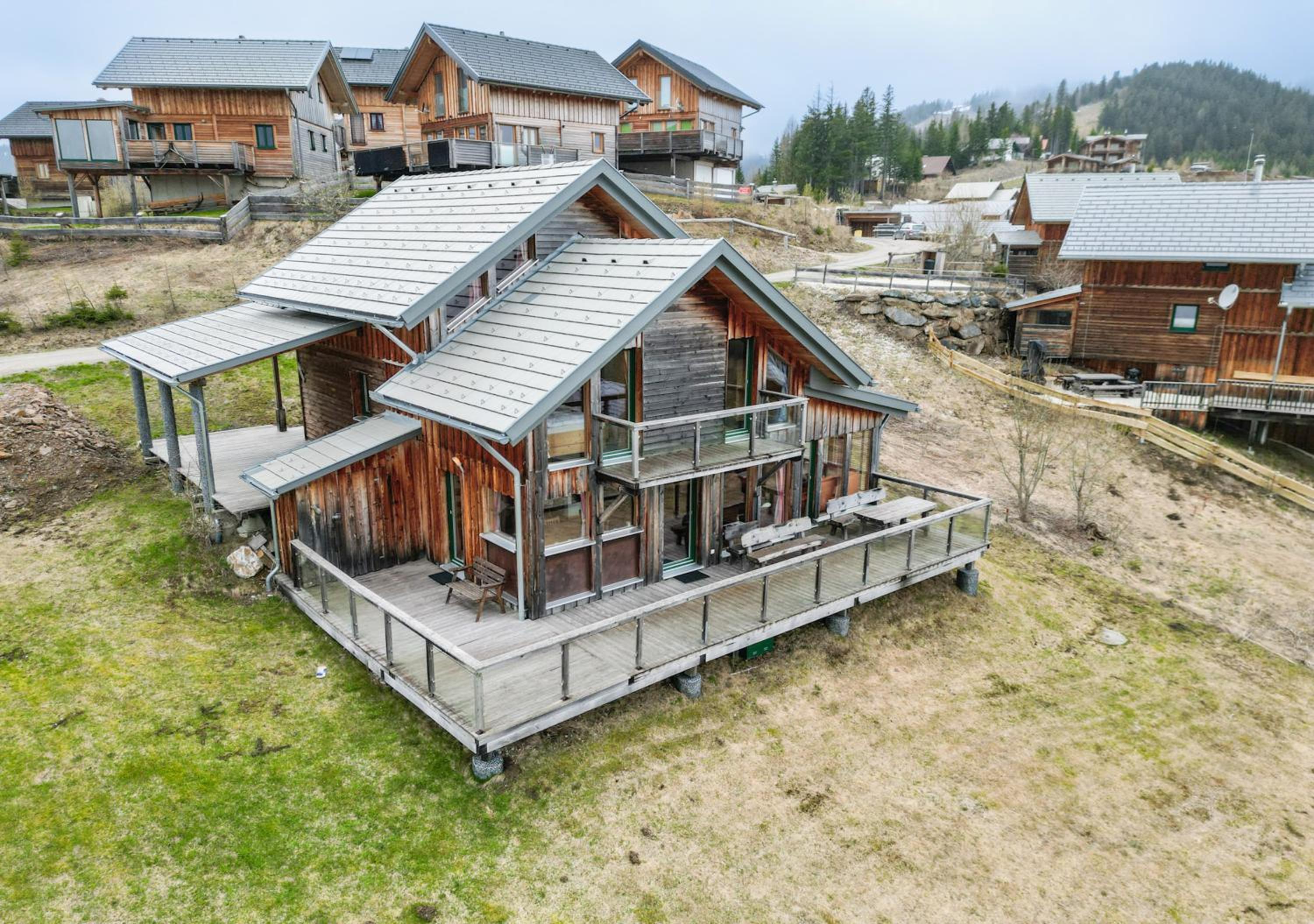 1A Chalet '4 Jahreszeiten' Ski fahren und Jacuzzi mit Aussicht!