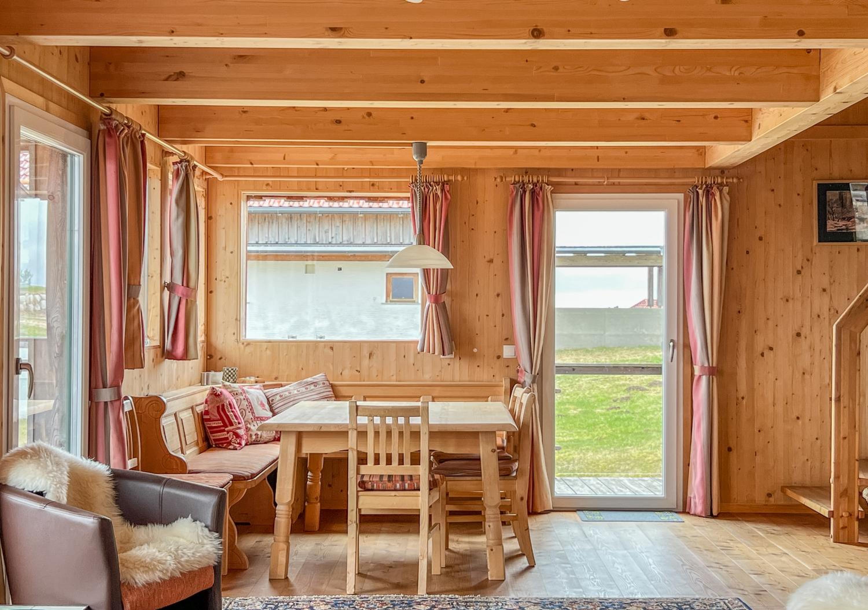 1A Chalet '4 Jahreszeiten' Ski fahren und Jacuzzi mit Aussicht!
