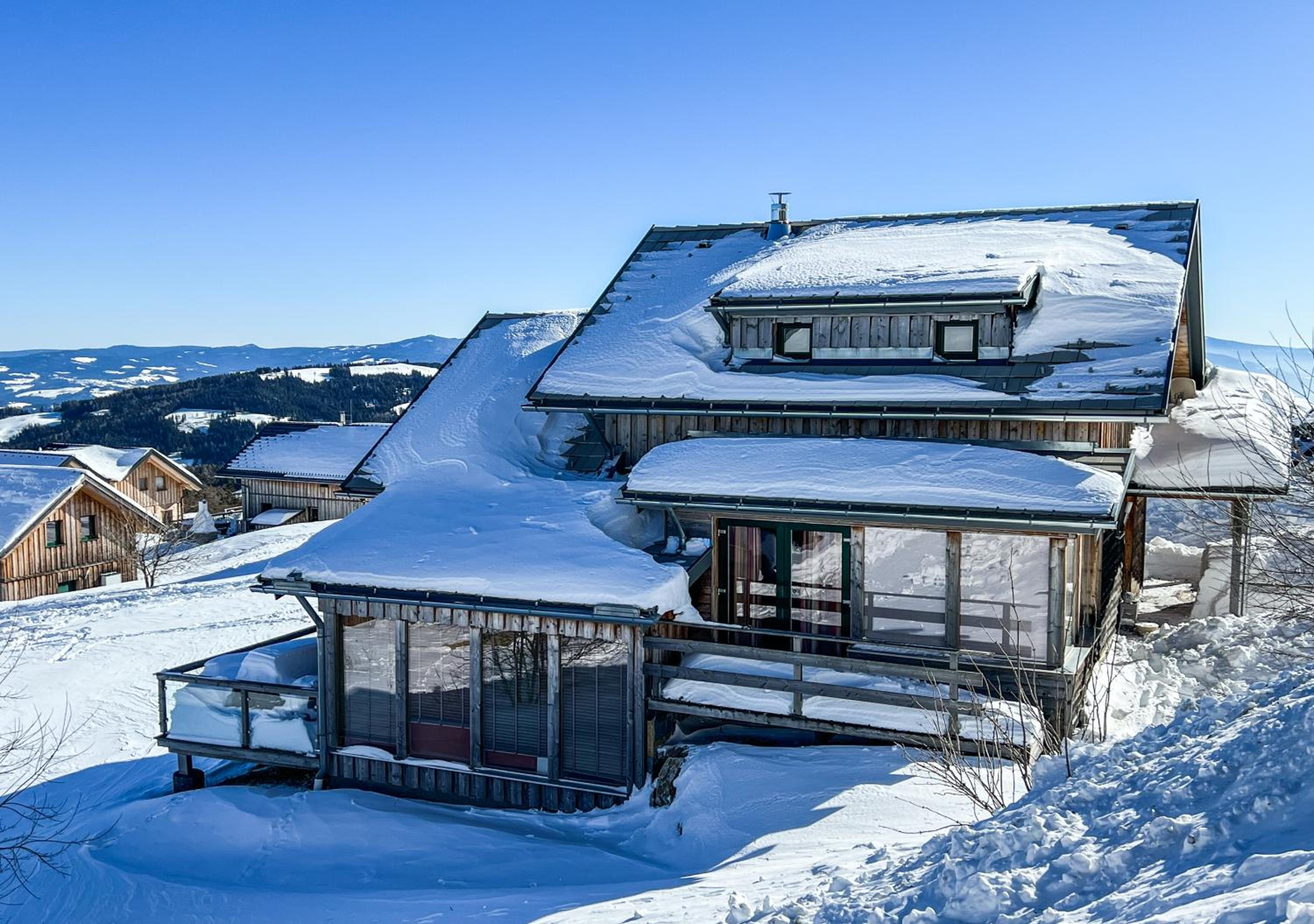 1A Chalet '4 Jahreszeiten' Ski fahren und Jacuzzi mit Aussicht!