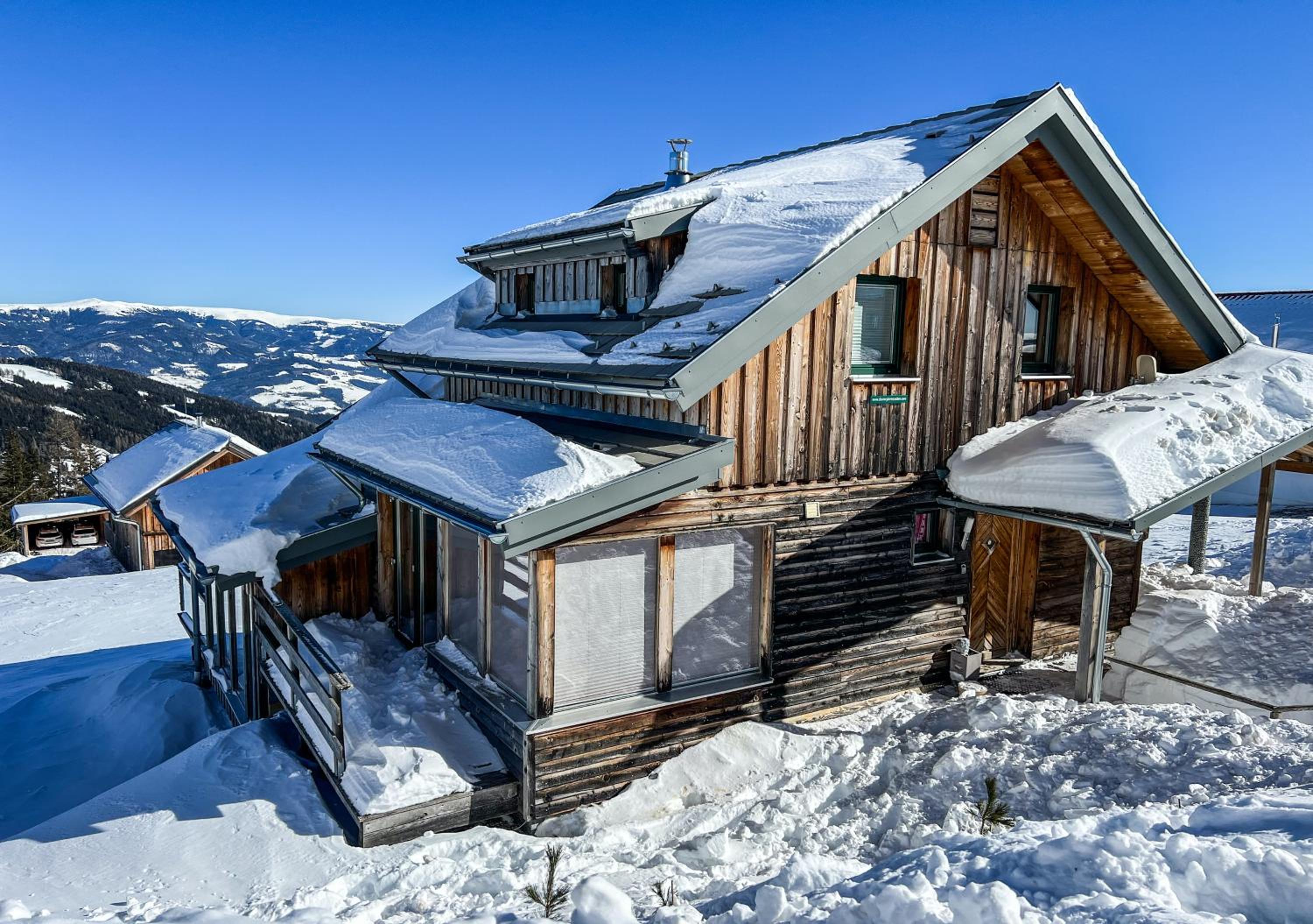 1A Chalet '4 Jahreszeiten' Ski fahren und Jacuzzi mit Aussicht!