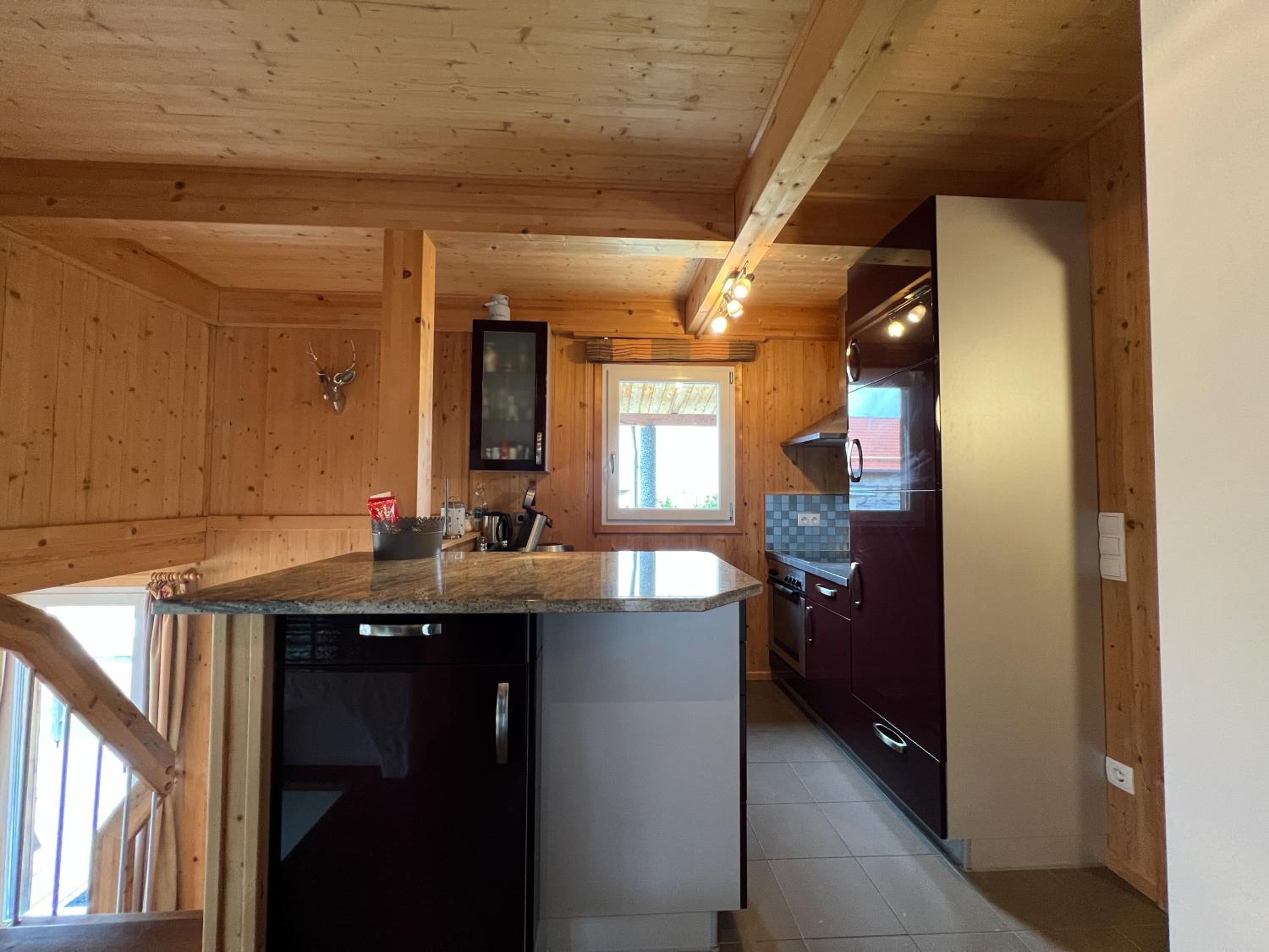 1A Chalet '4 Jahreszeiten' Ski fahren und Jacuzzi mit Aussicht!