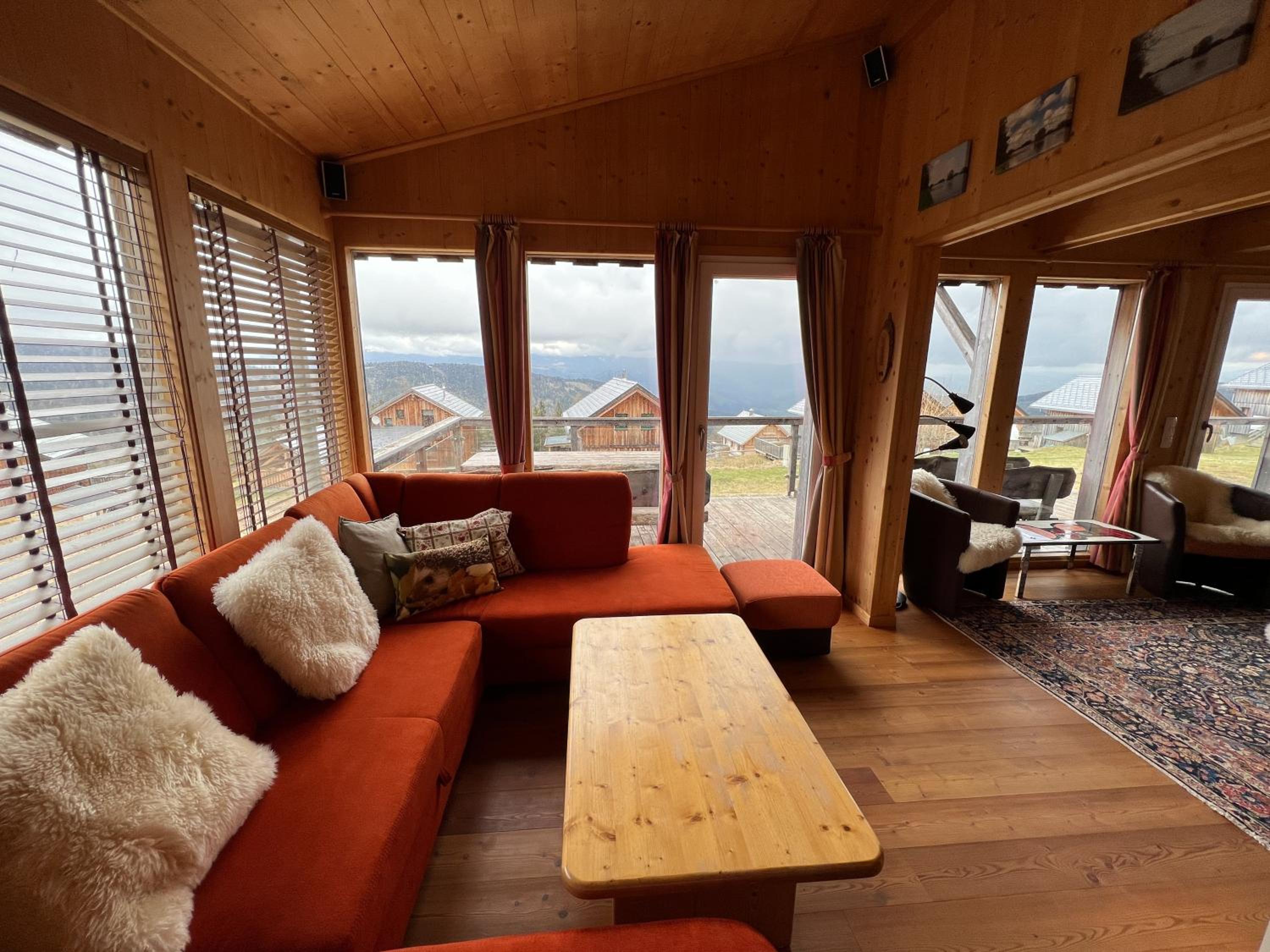 1A Chalet '4 Jahreszeiten' Ski fahren und Jacuzzi mit Aussicht!