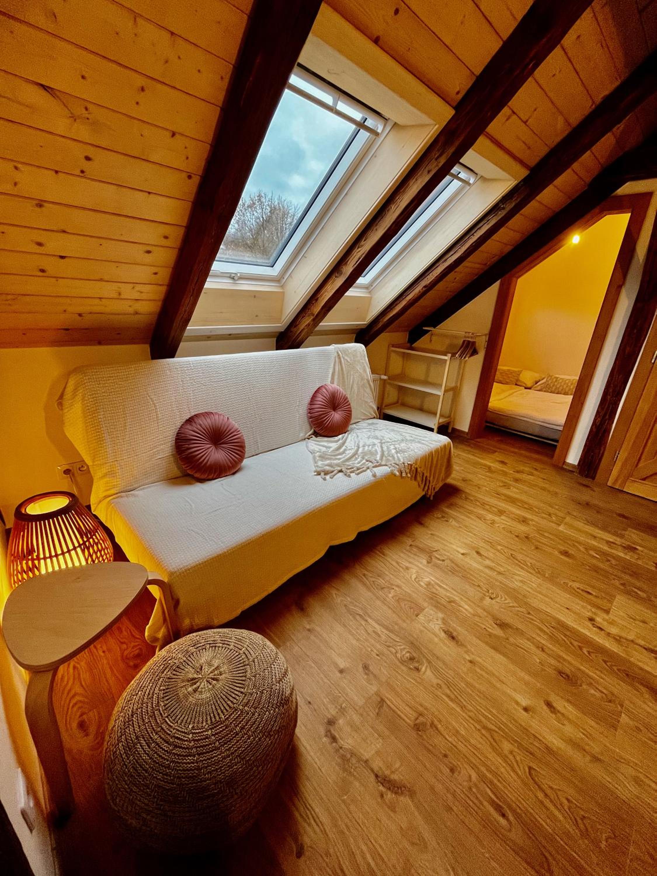 U nás ve Lhotě - nově i horký sud s jacuzzi