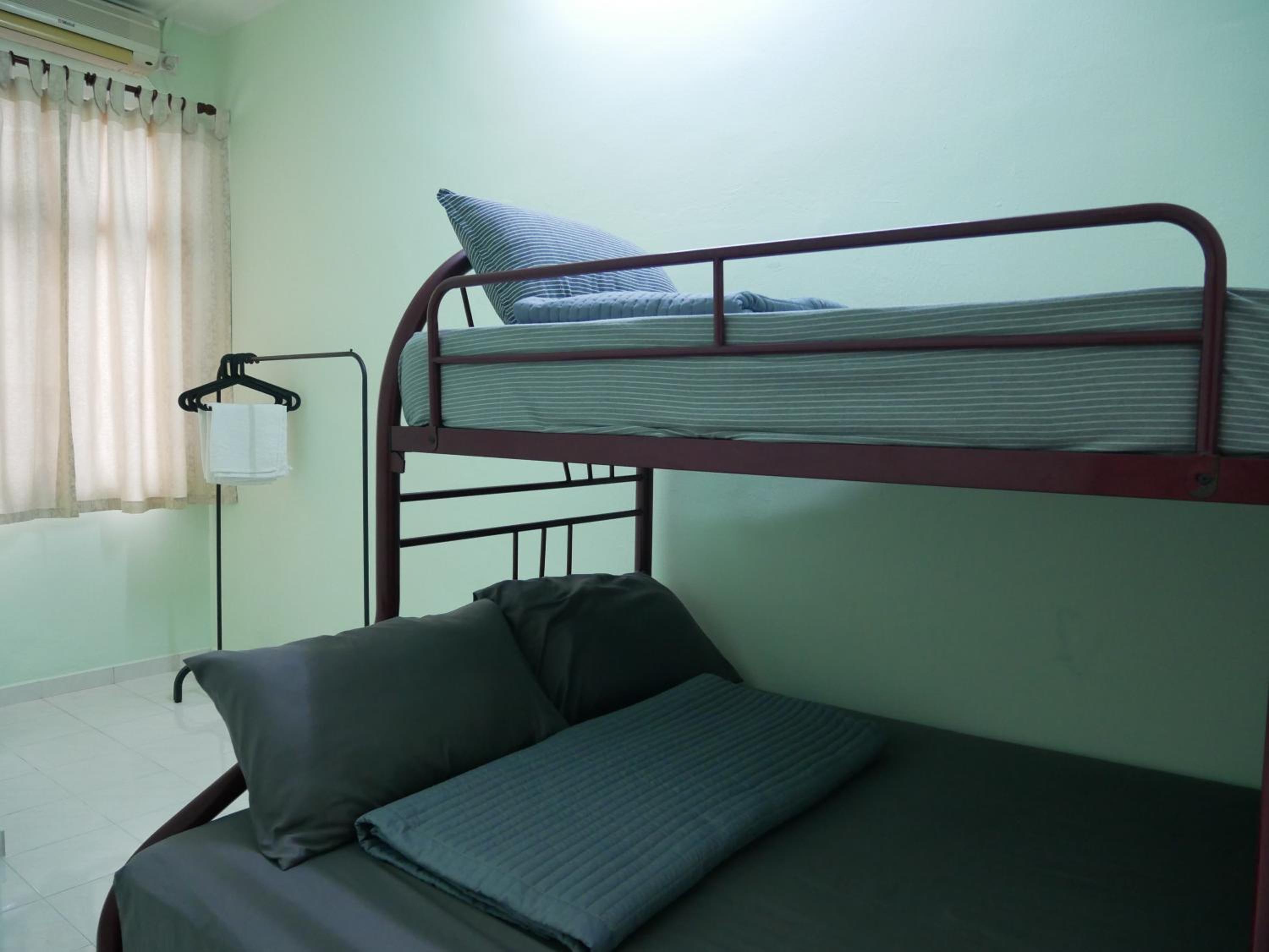 Relax House near Teluk Cempedak Kuantan