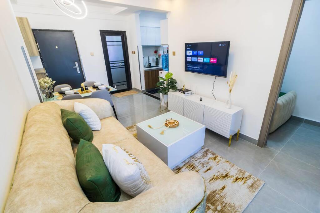 Luxury 1bdrm with an extra room Valley heights Kilimani view 5