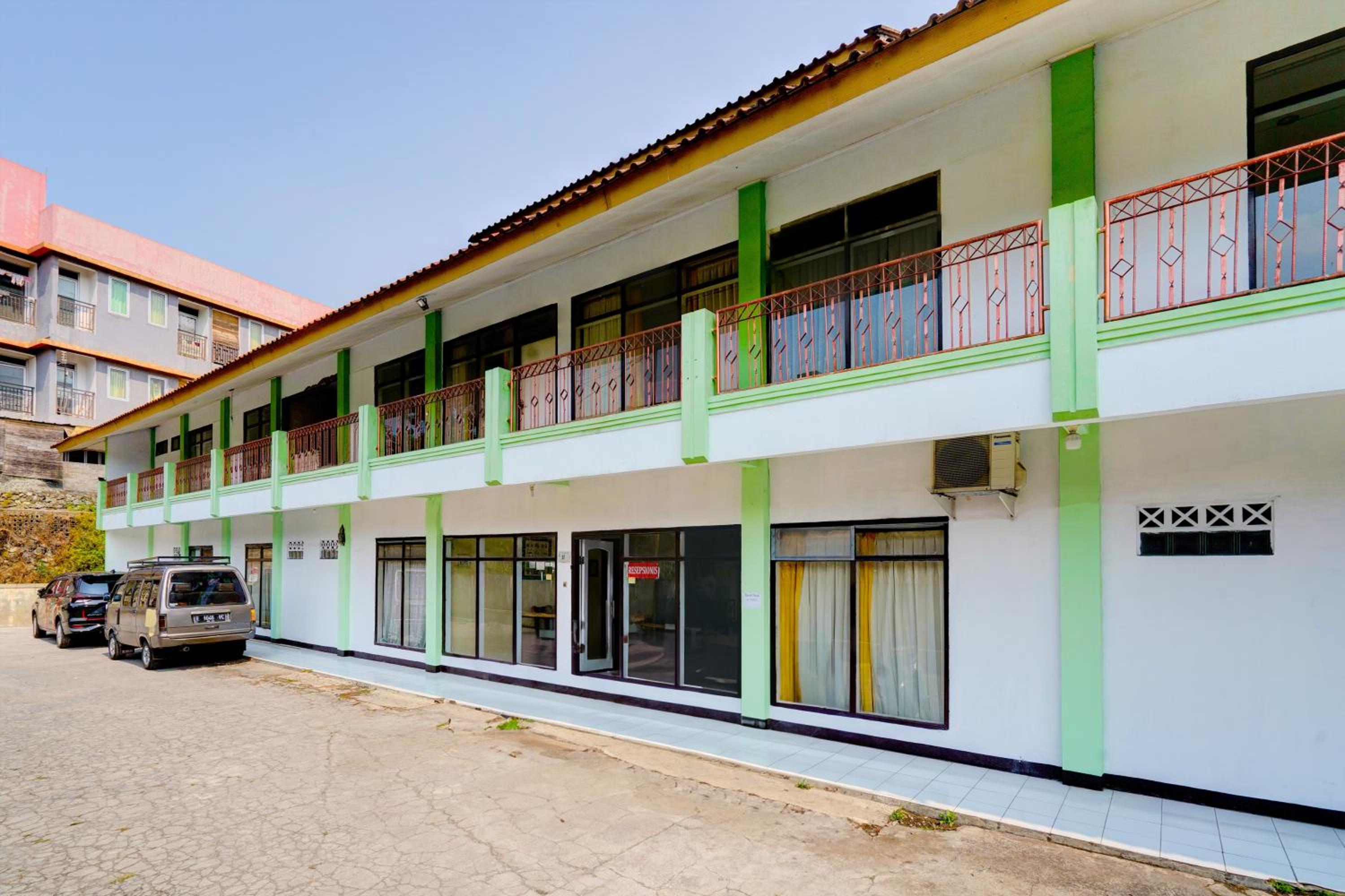 OYO 93229 P3 Guest House