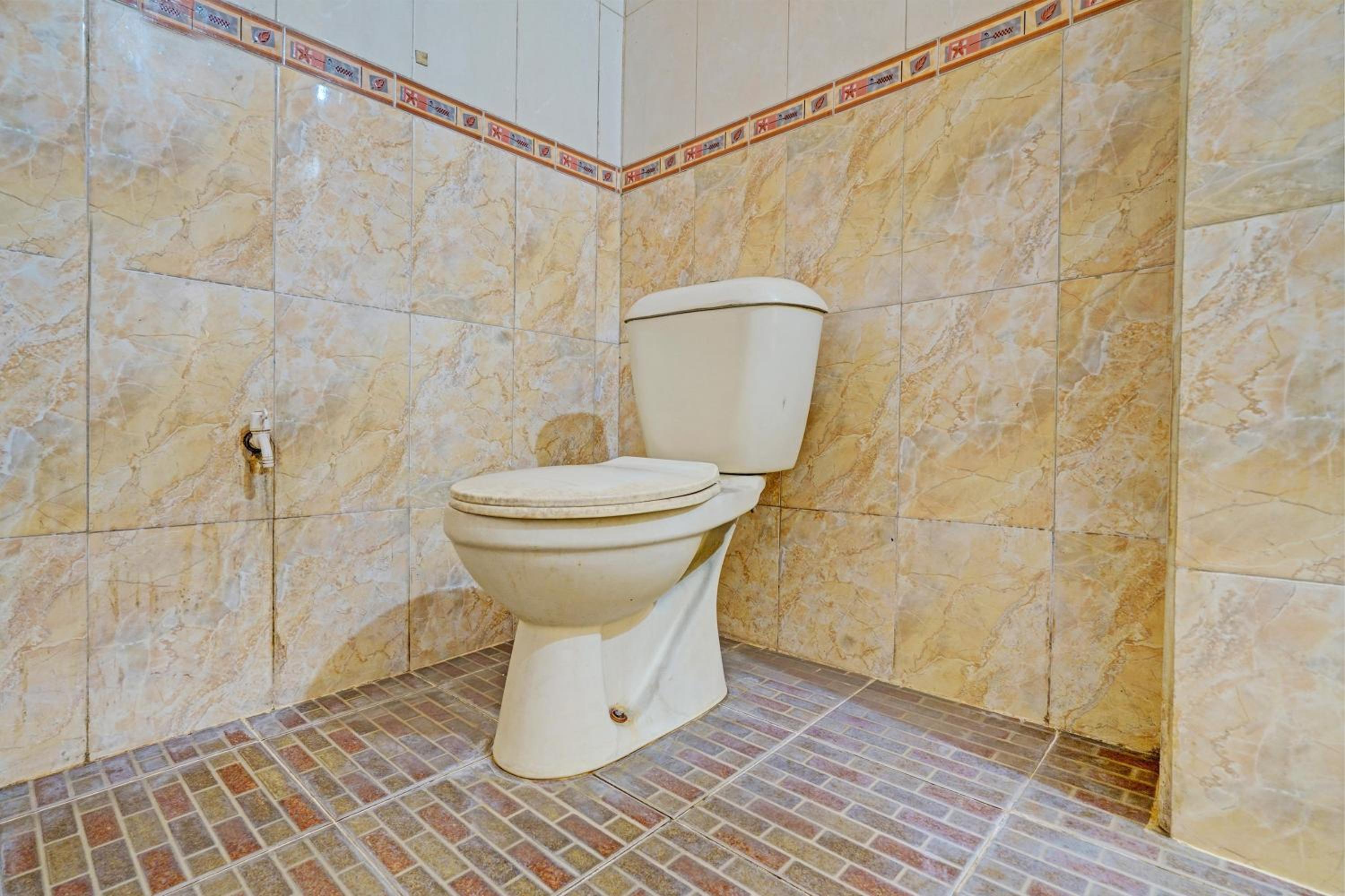 OYO 93229 P3 Guest House