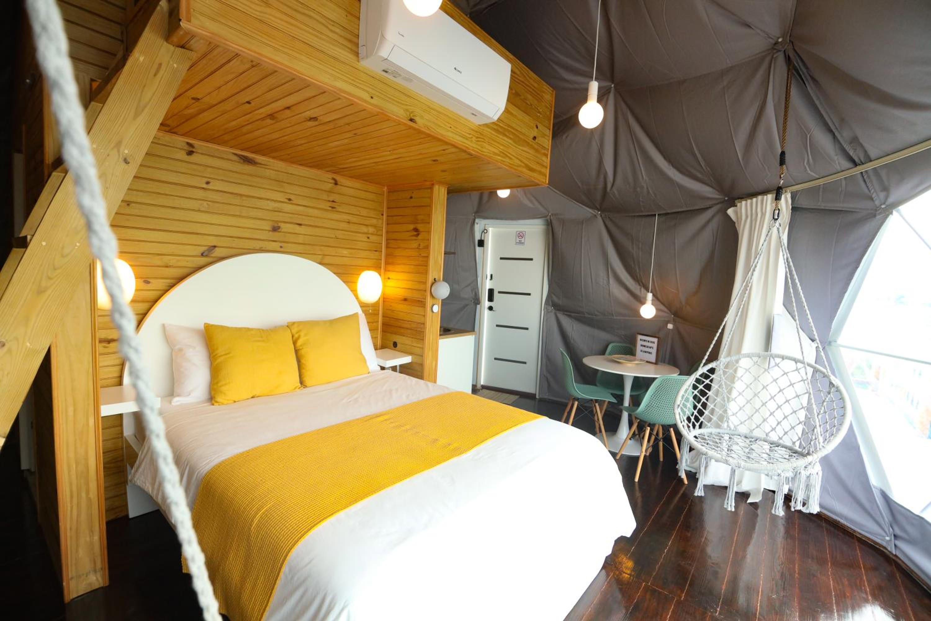 Domescape Glamping