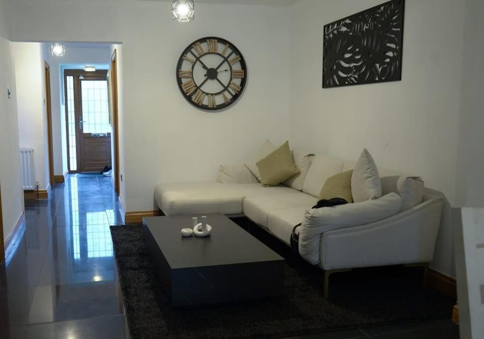 Home in Rugby Warwickshire view 2