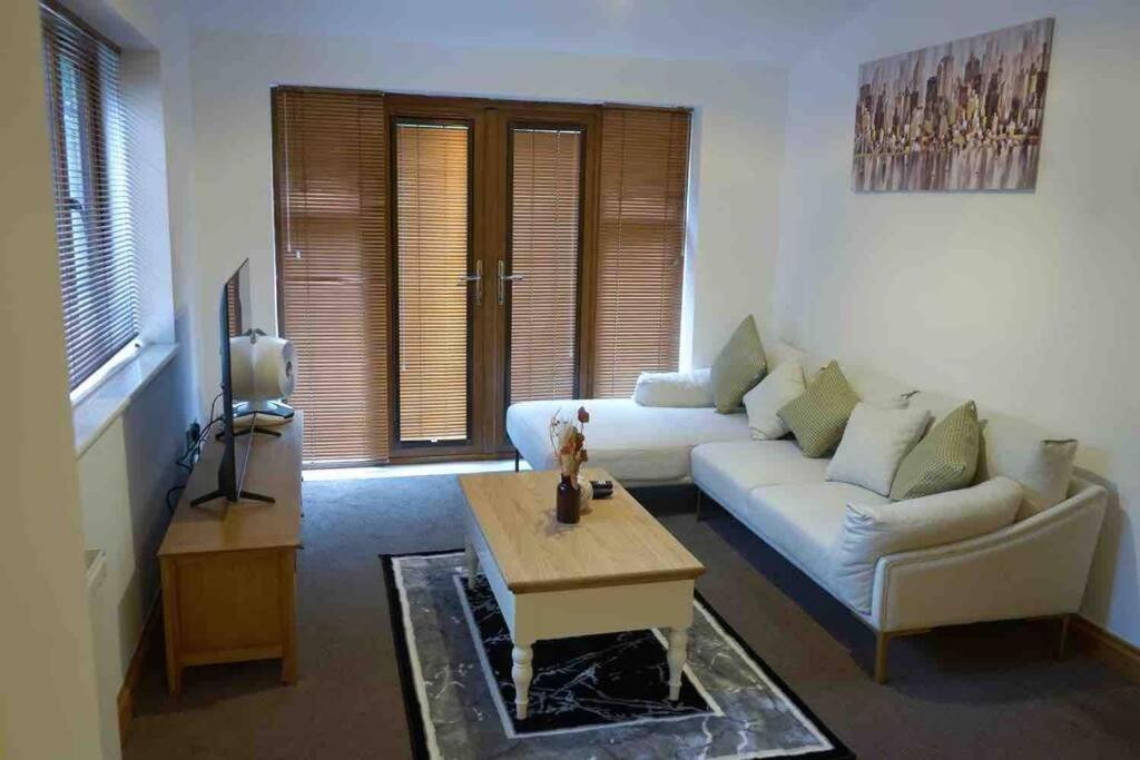Home in Rugby Warwickshire view 3