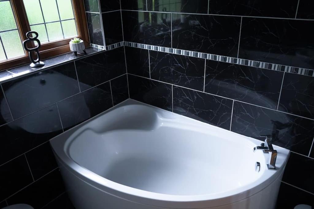 Home in Rugby Warwickshire view 5