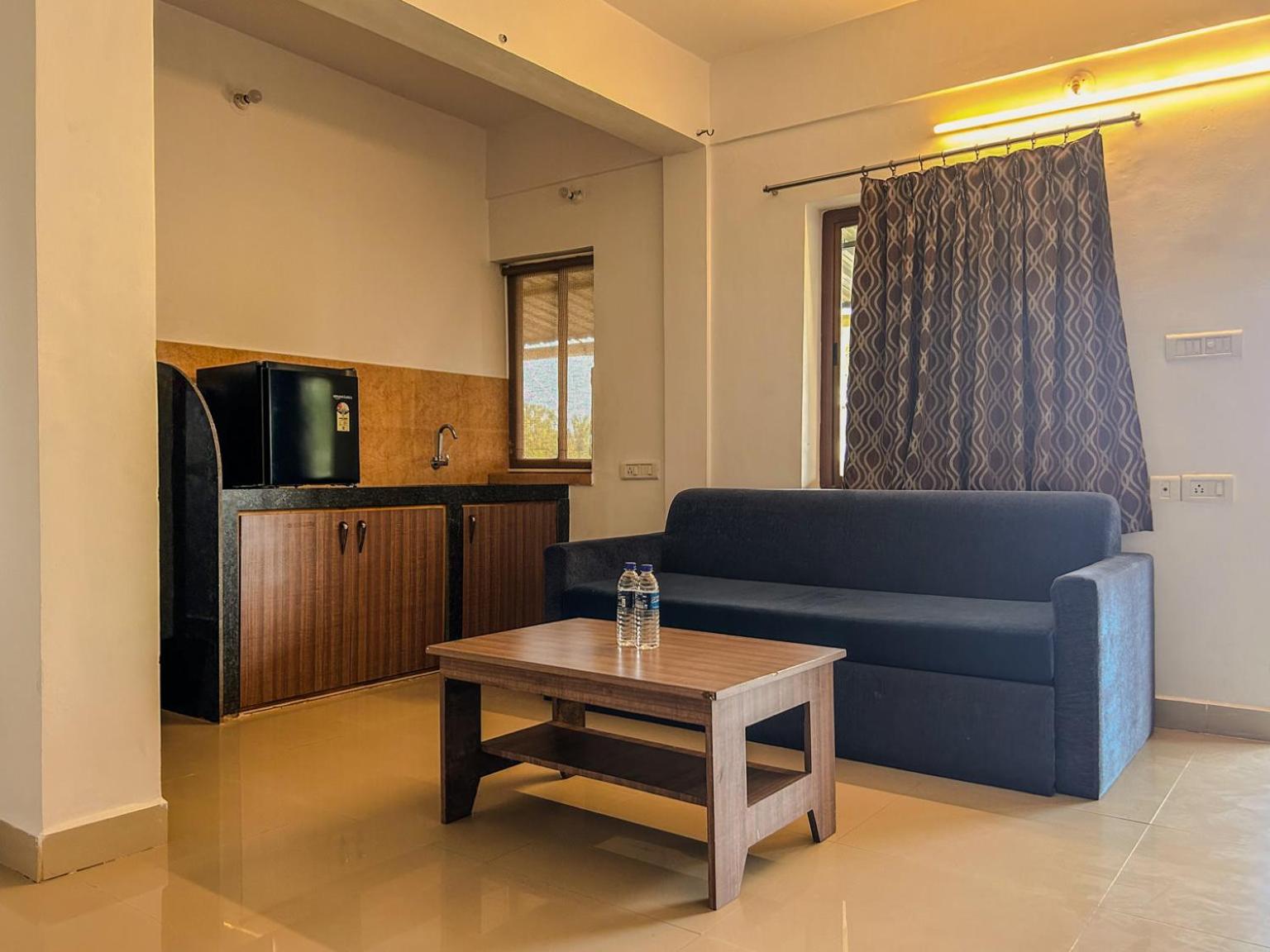 LA Costa Residency