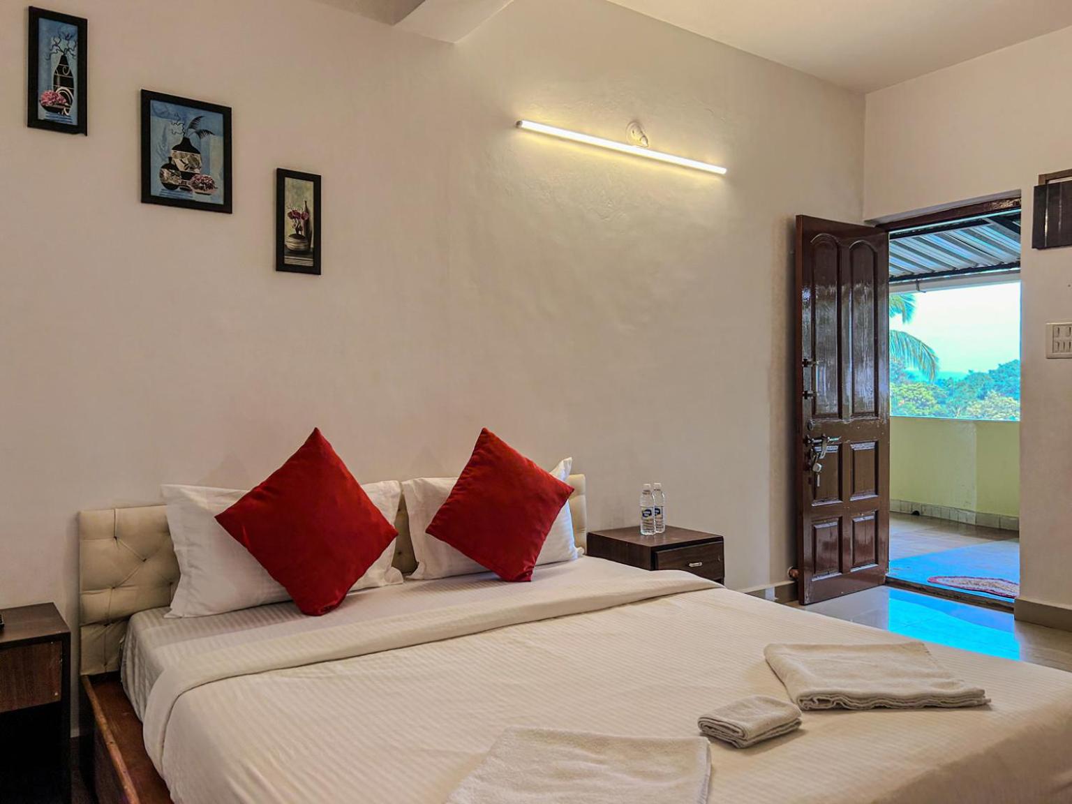 LA Costa Residency