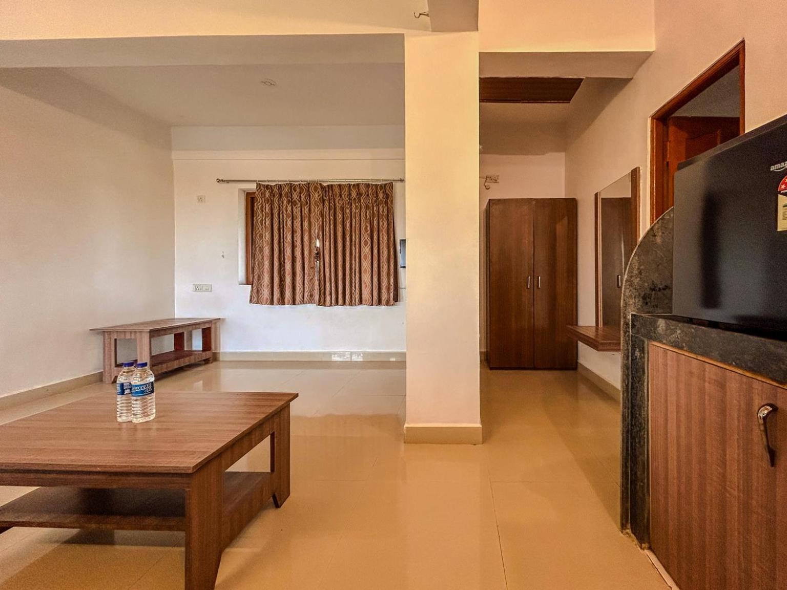 LA Costa Residency