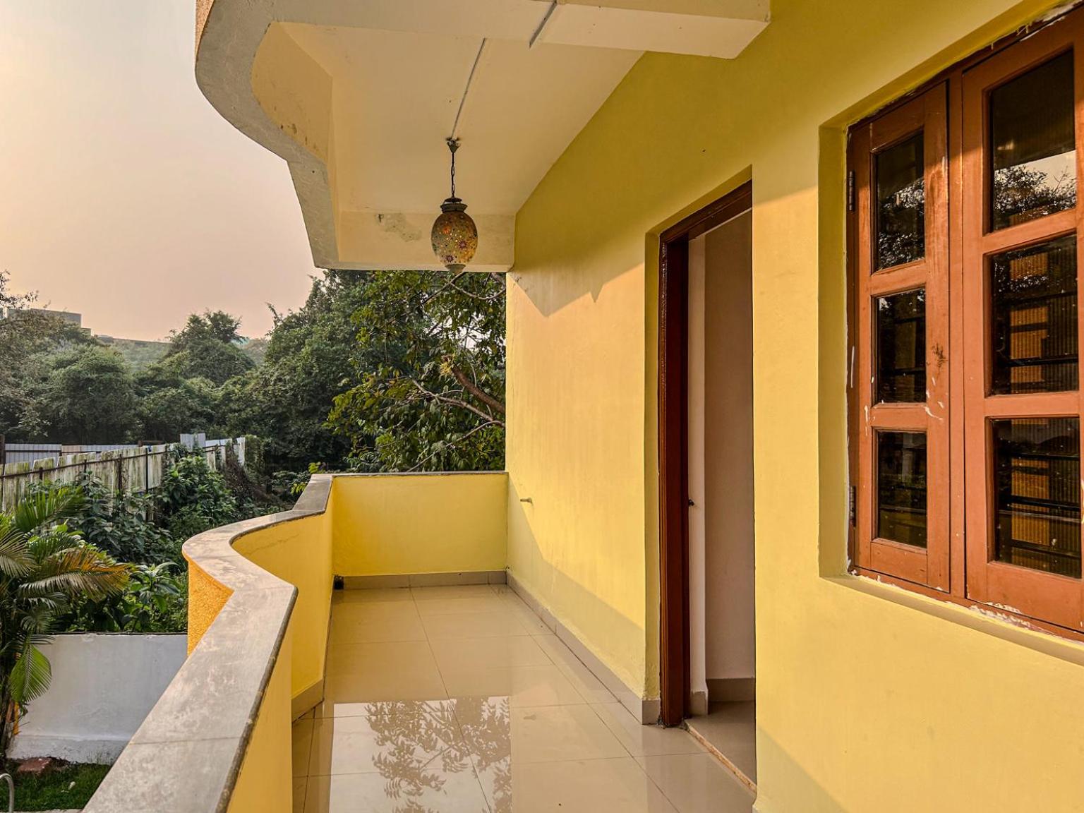 LA Costa Residency