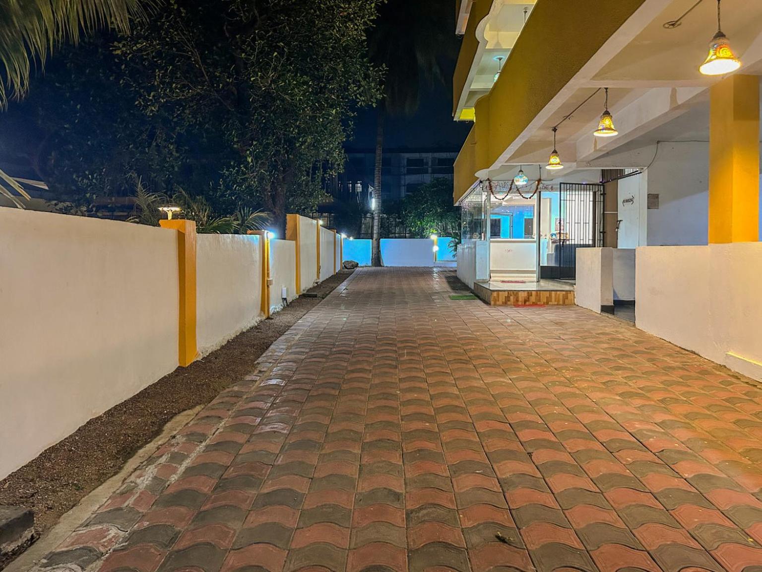 LA Costa Residency