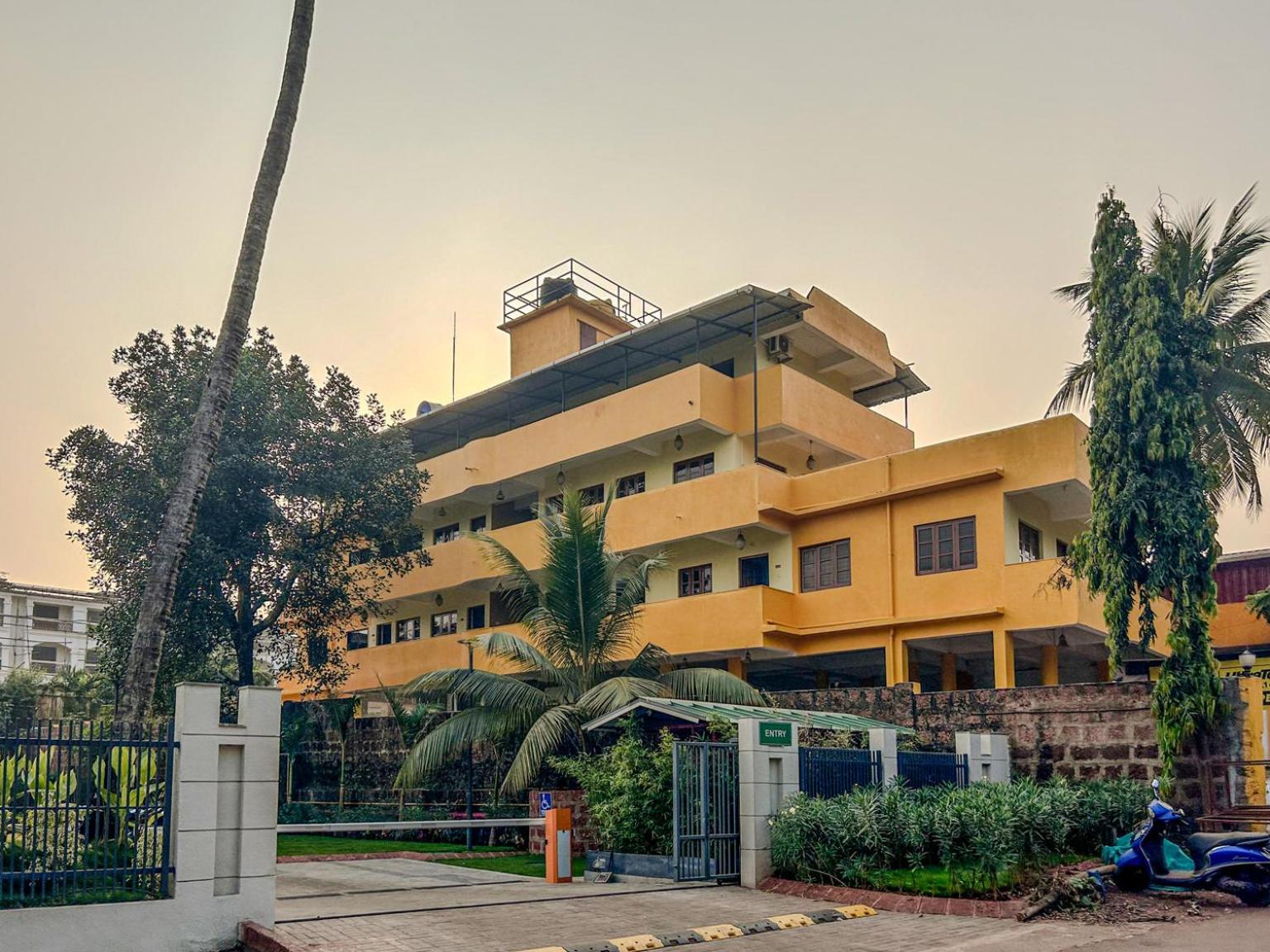 LA Costa Residency