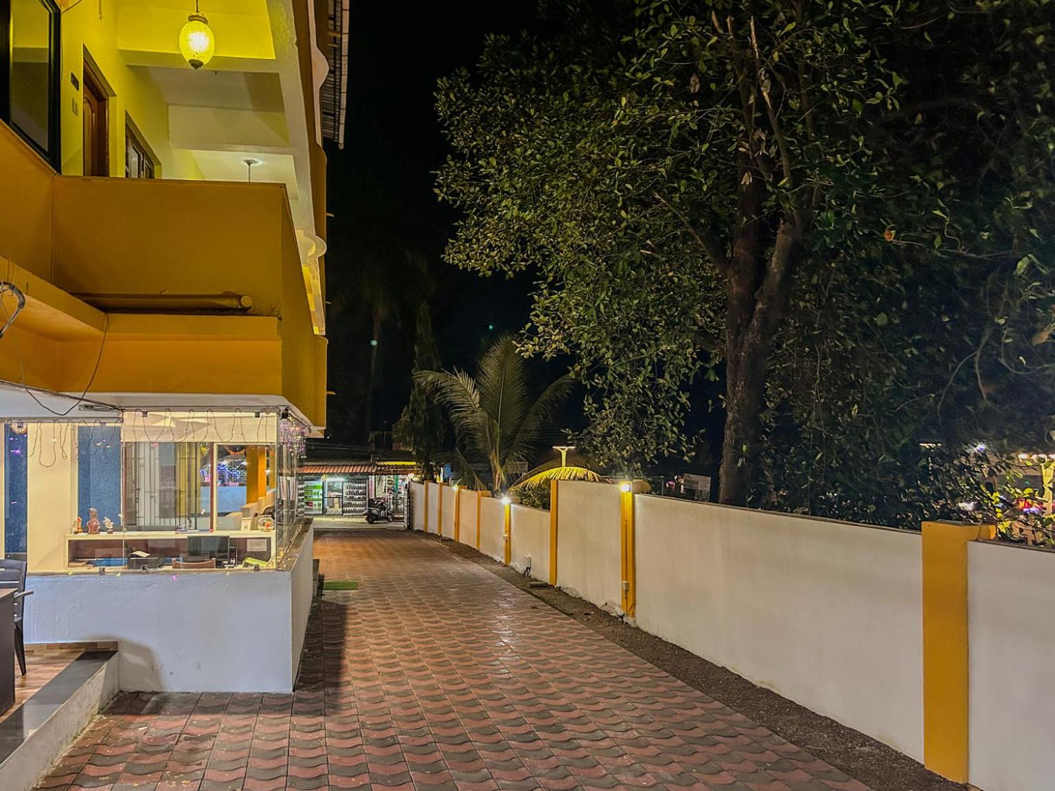 LA Costa Residency