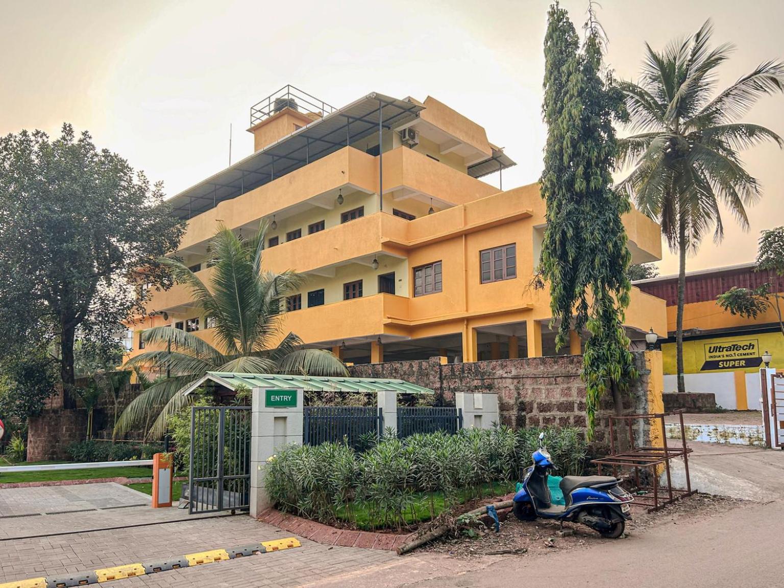 LA Costa Residency