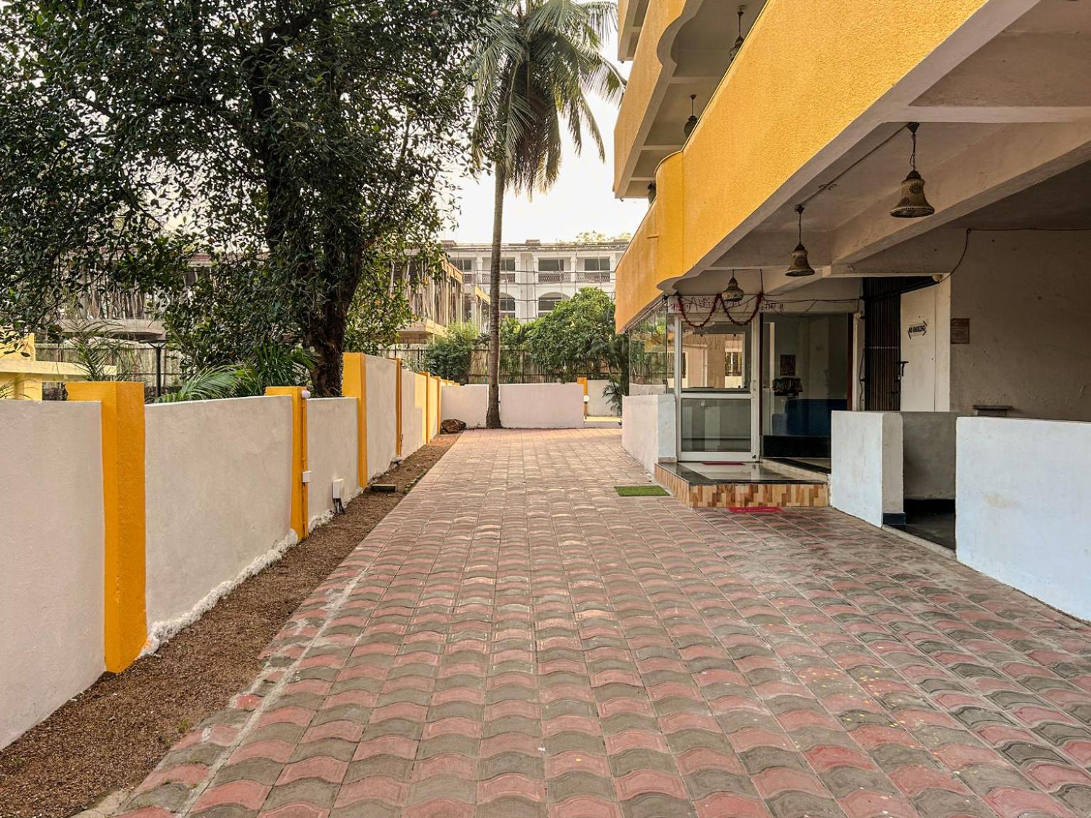 LA Costa Residency