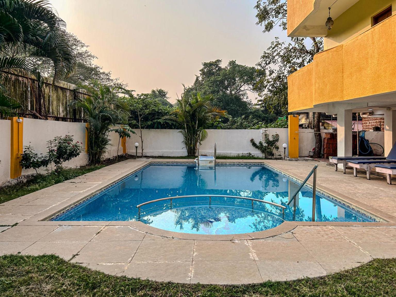 LA Costa Residency