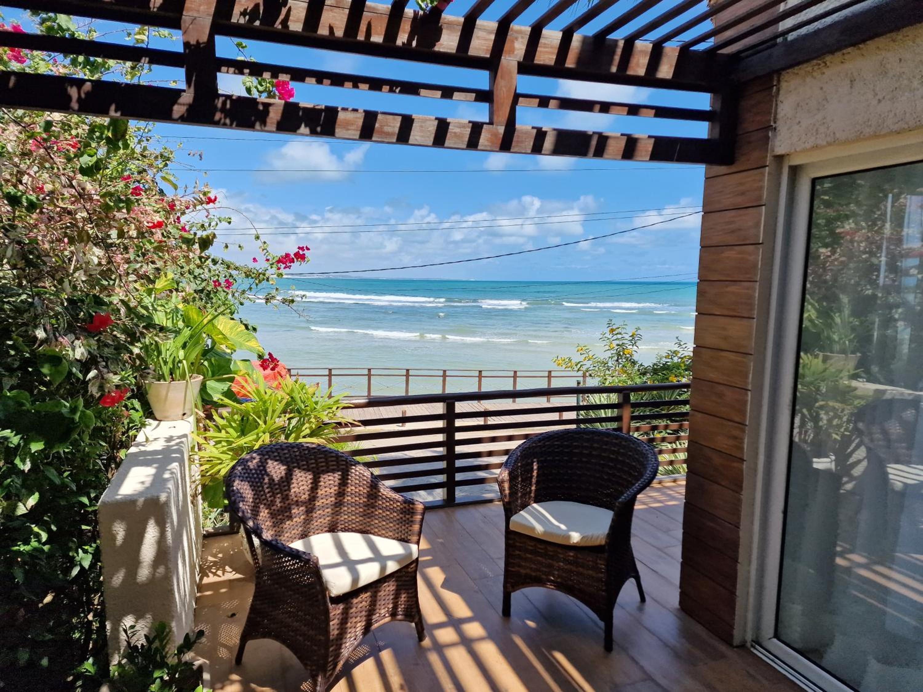 Casa Surucuá com localização espetacular frente à Praia do Centro de Pipa - 2 a 4 quartos suite