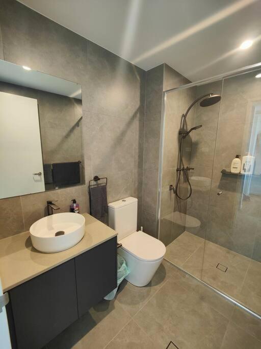 Brand-new 1-Bedroom Apartment at Inner North Suburb