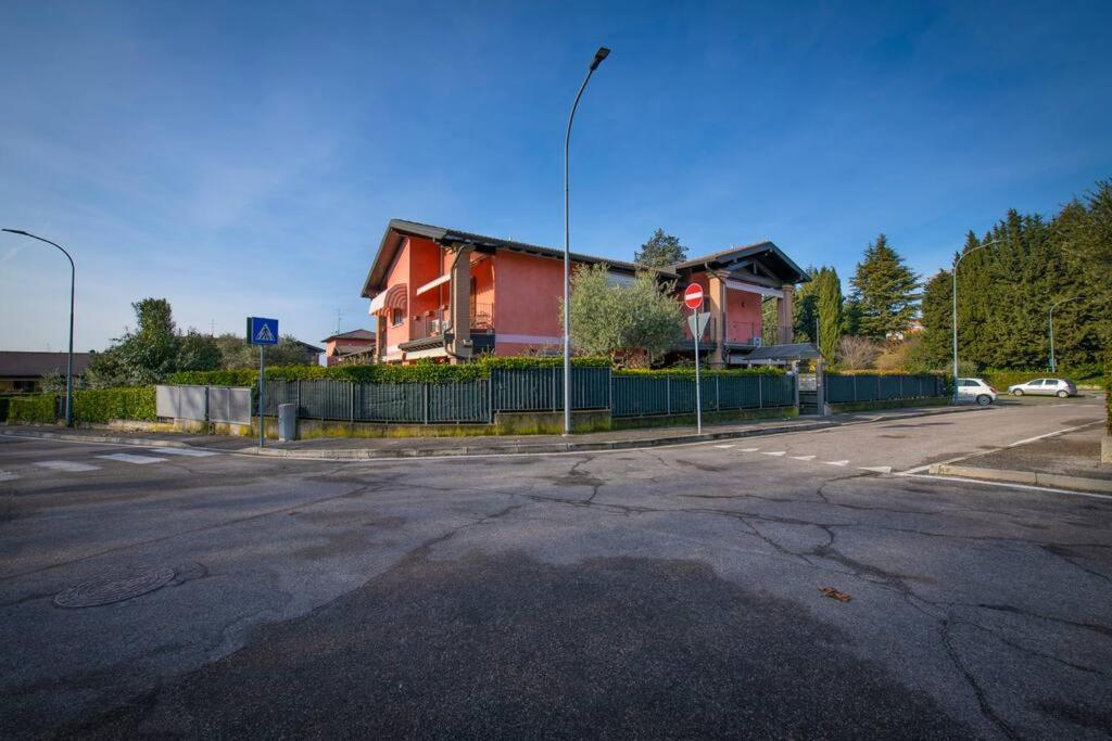 Free Park and Swimming Pool, Centre of Peschiera view 5
