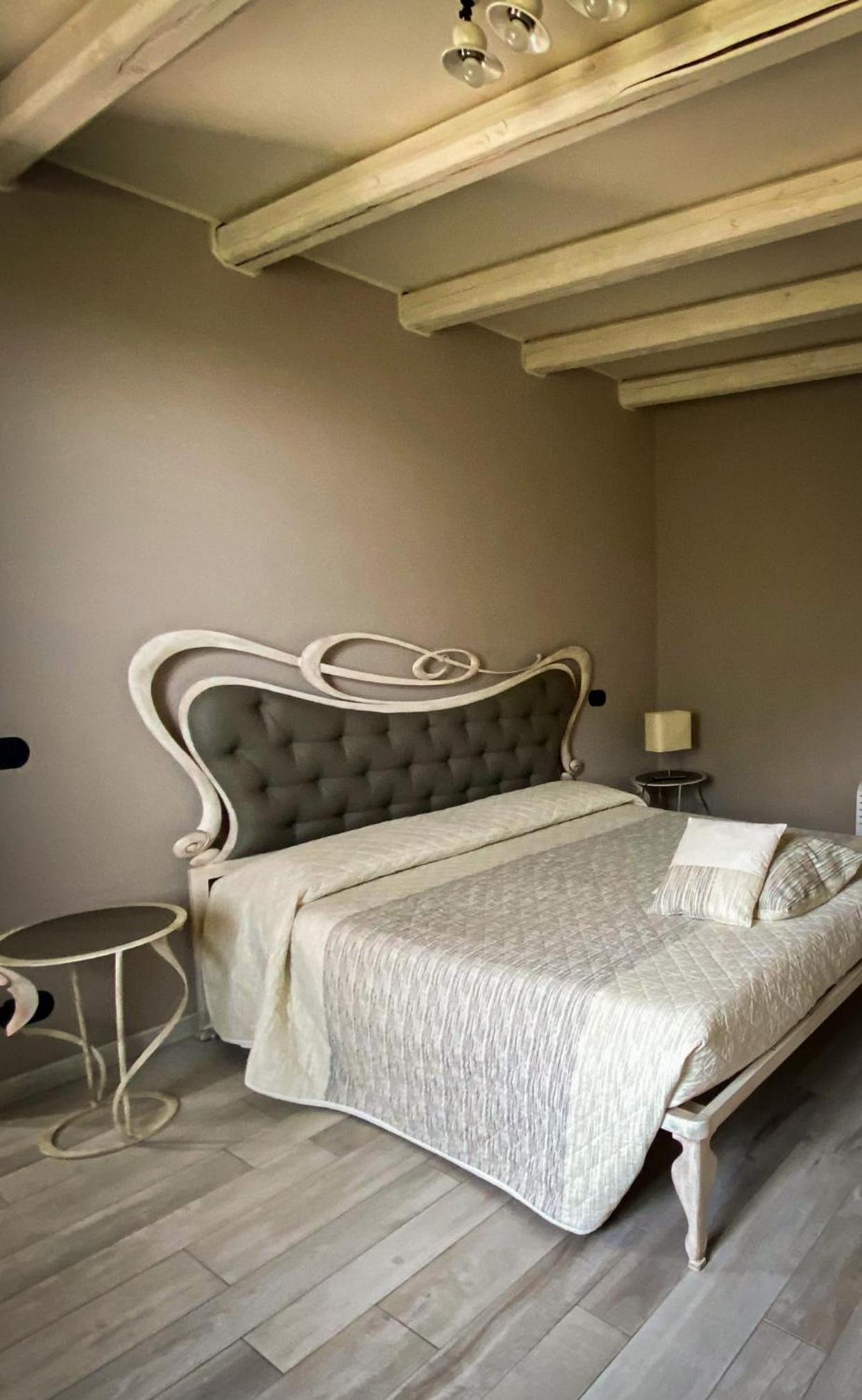 Casale Raffaello B&B Como