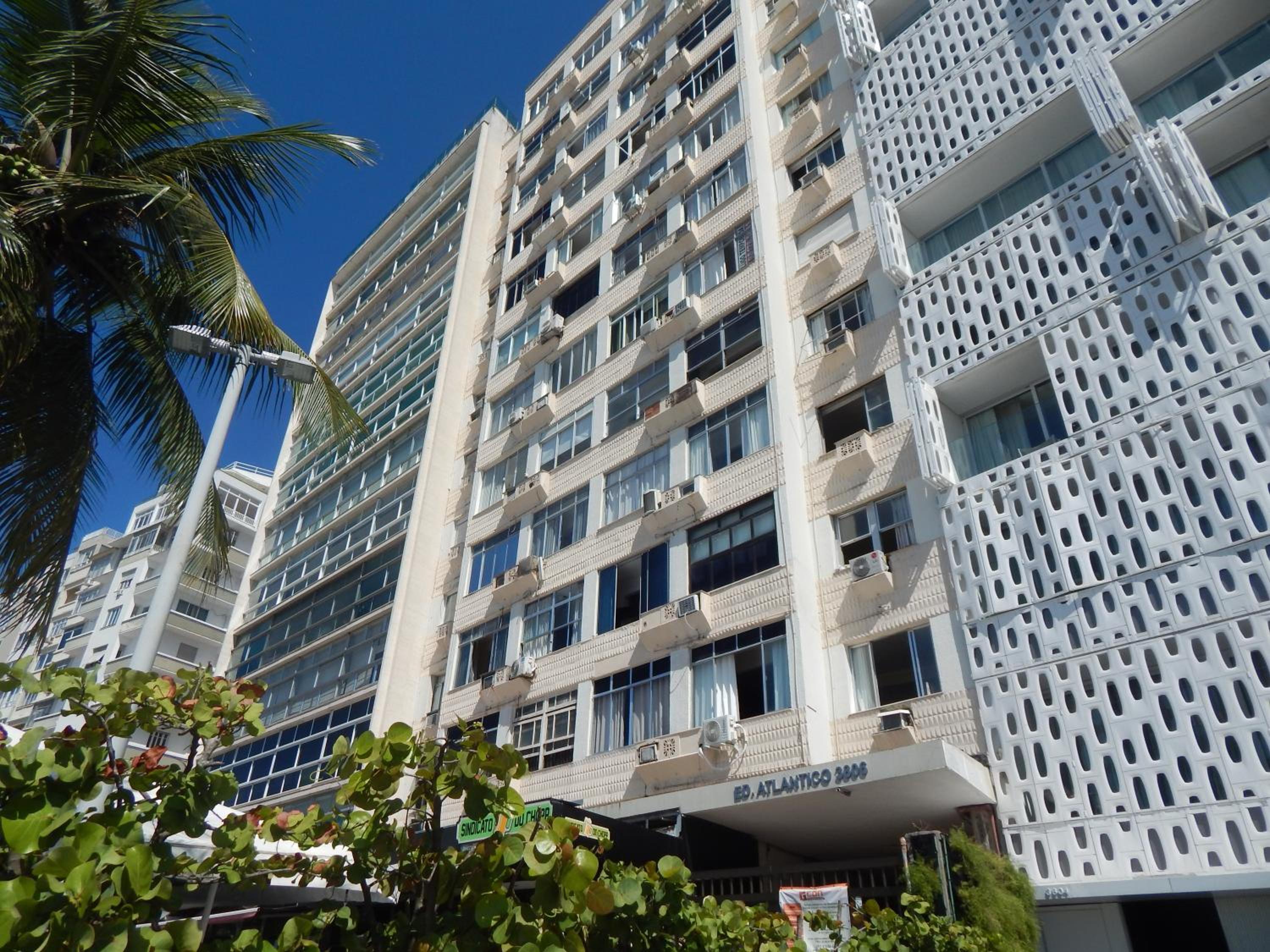 Flat Atlântica Alto luxo - Posto 6 Copacabana - CP02