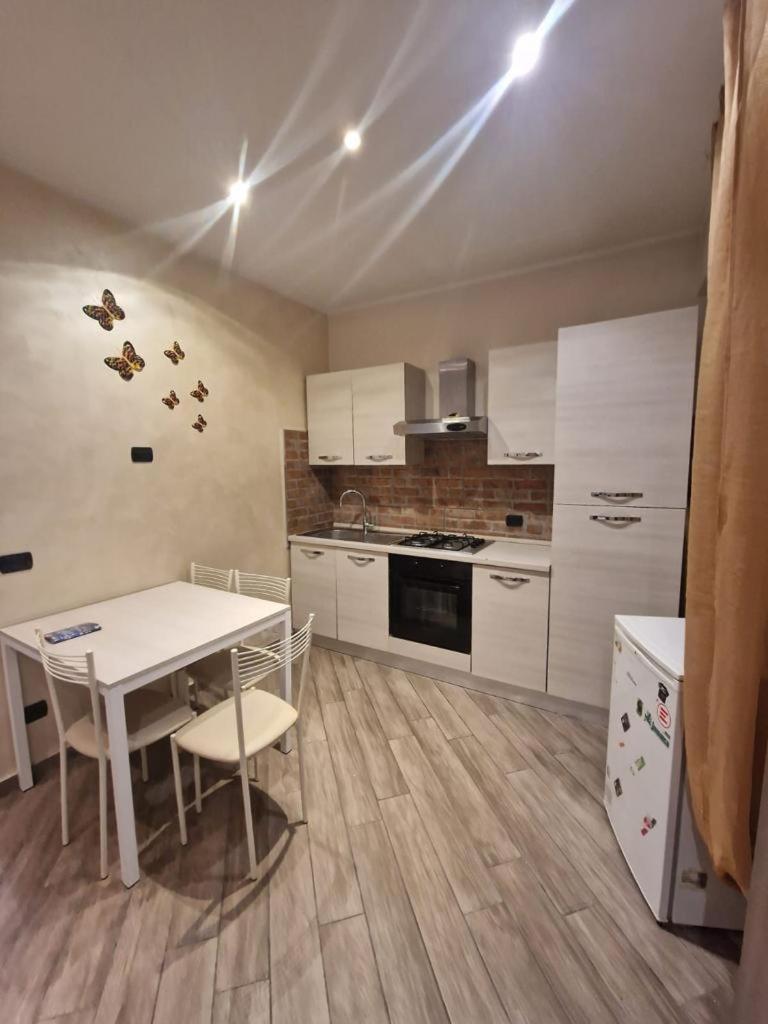 Mia Monza Suite en Monza — kitchen